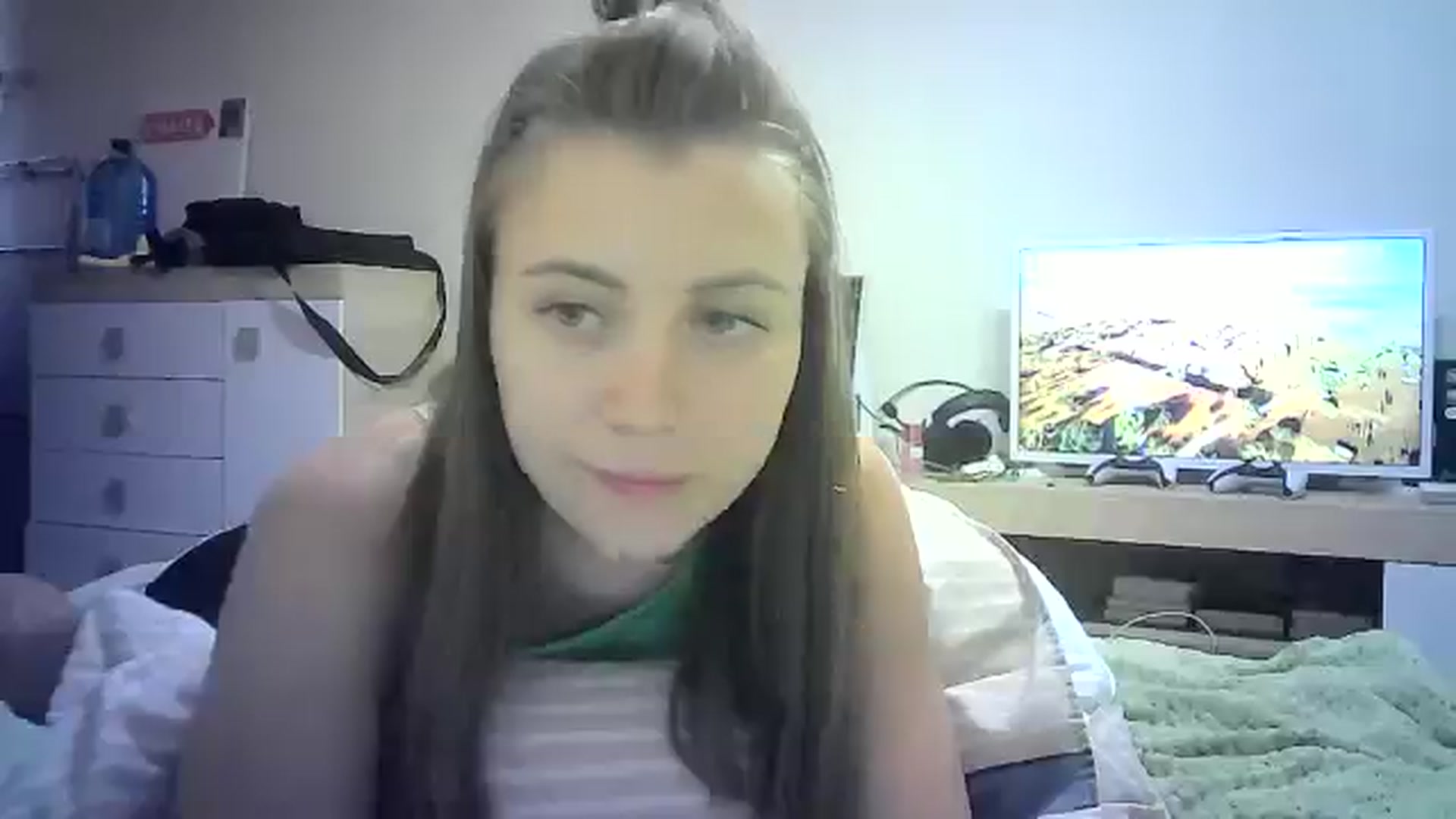 Gallery image thumbnail from Sulfate0's myfreecams stream on, 07/28/2024, 12:49 image 14 of 20