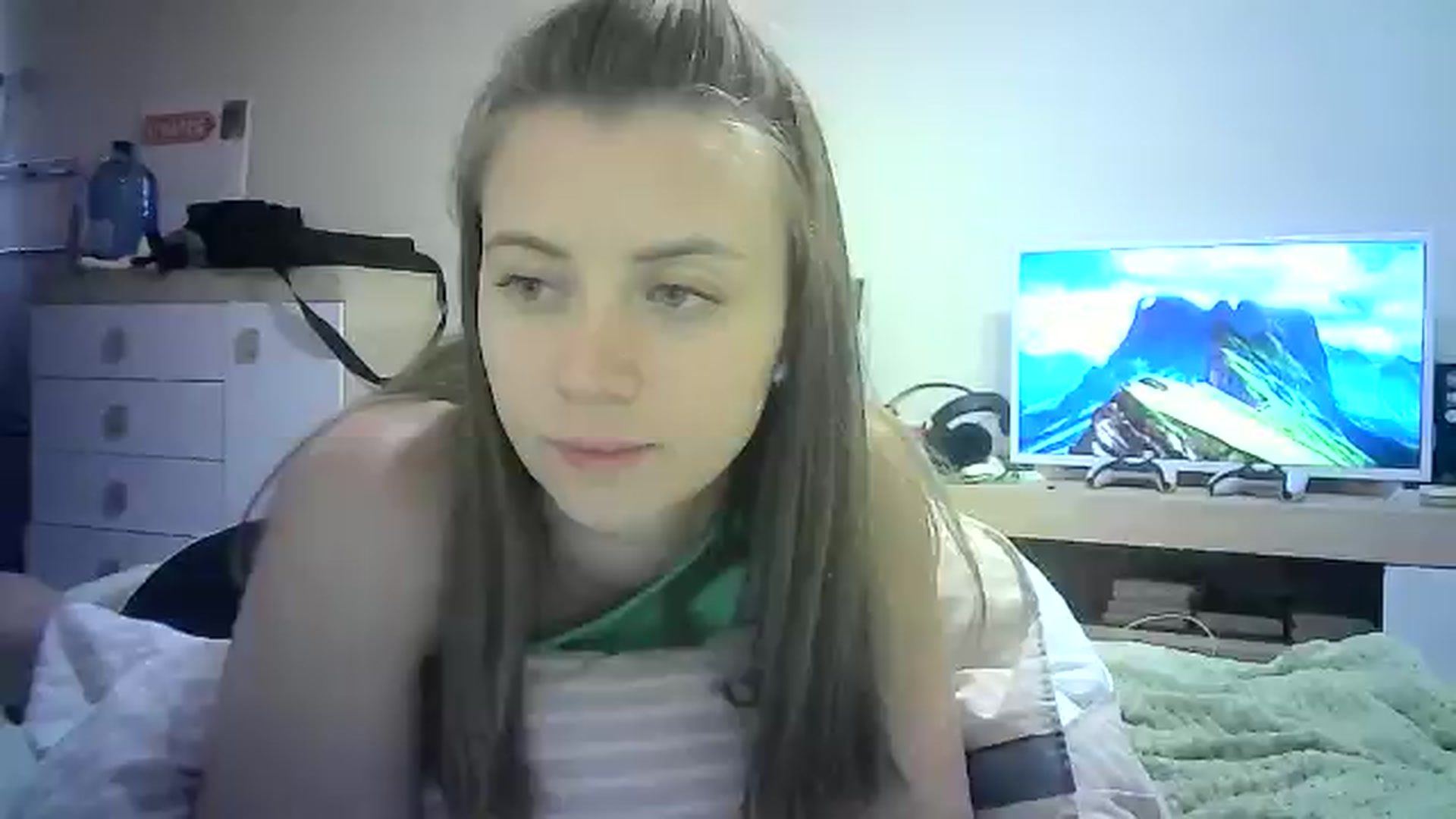 Gallery image thumbnail from Sulfate0's myfreecams stream on, 07/28/2024, 12:49 image 1 of 20