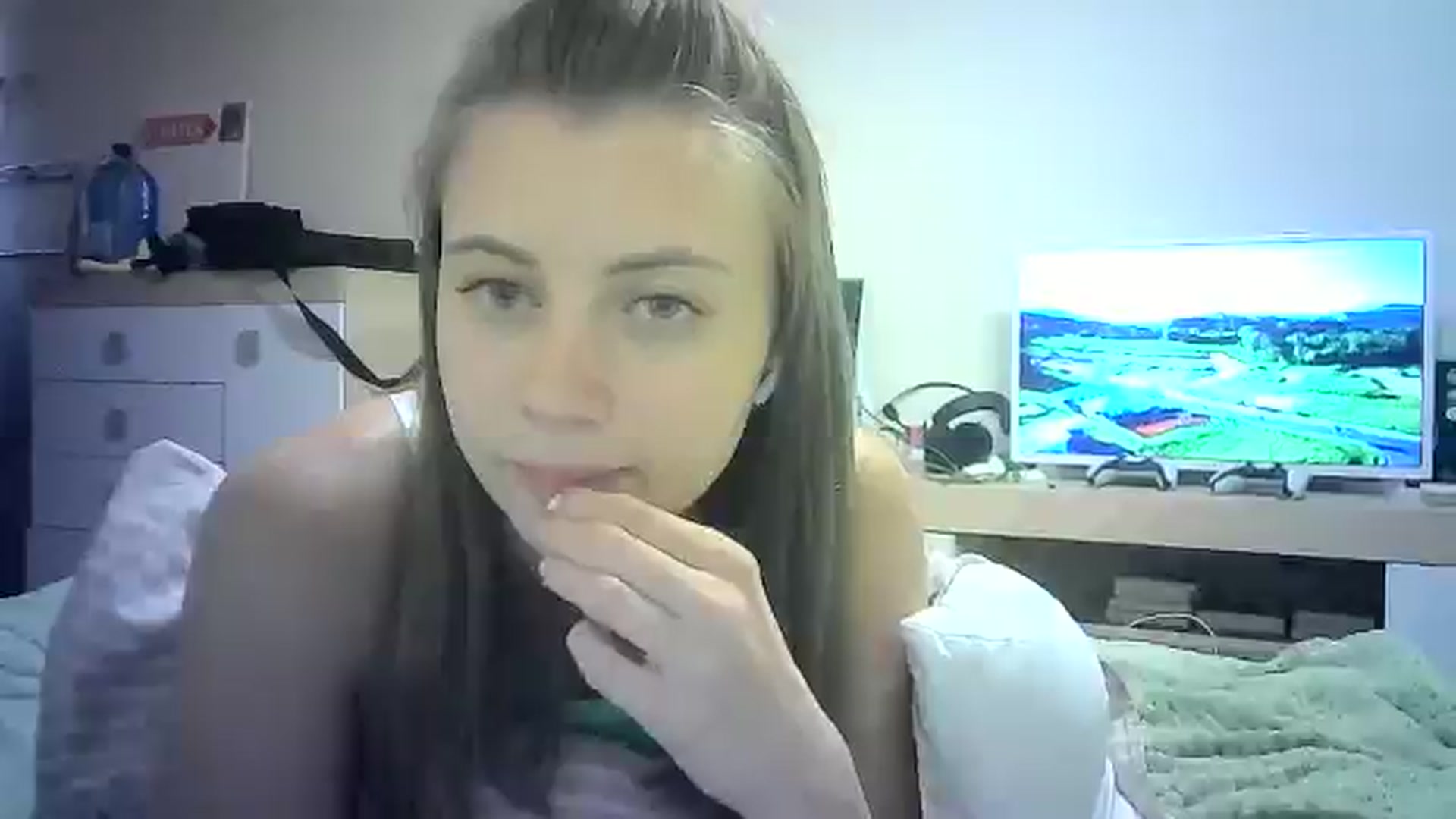 Gallery image thumbnail from Sulfate0's myfreecams stream on, 07/28/2024, 13:09 image 5 of 20