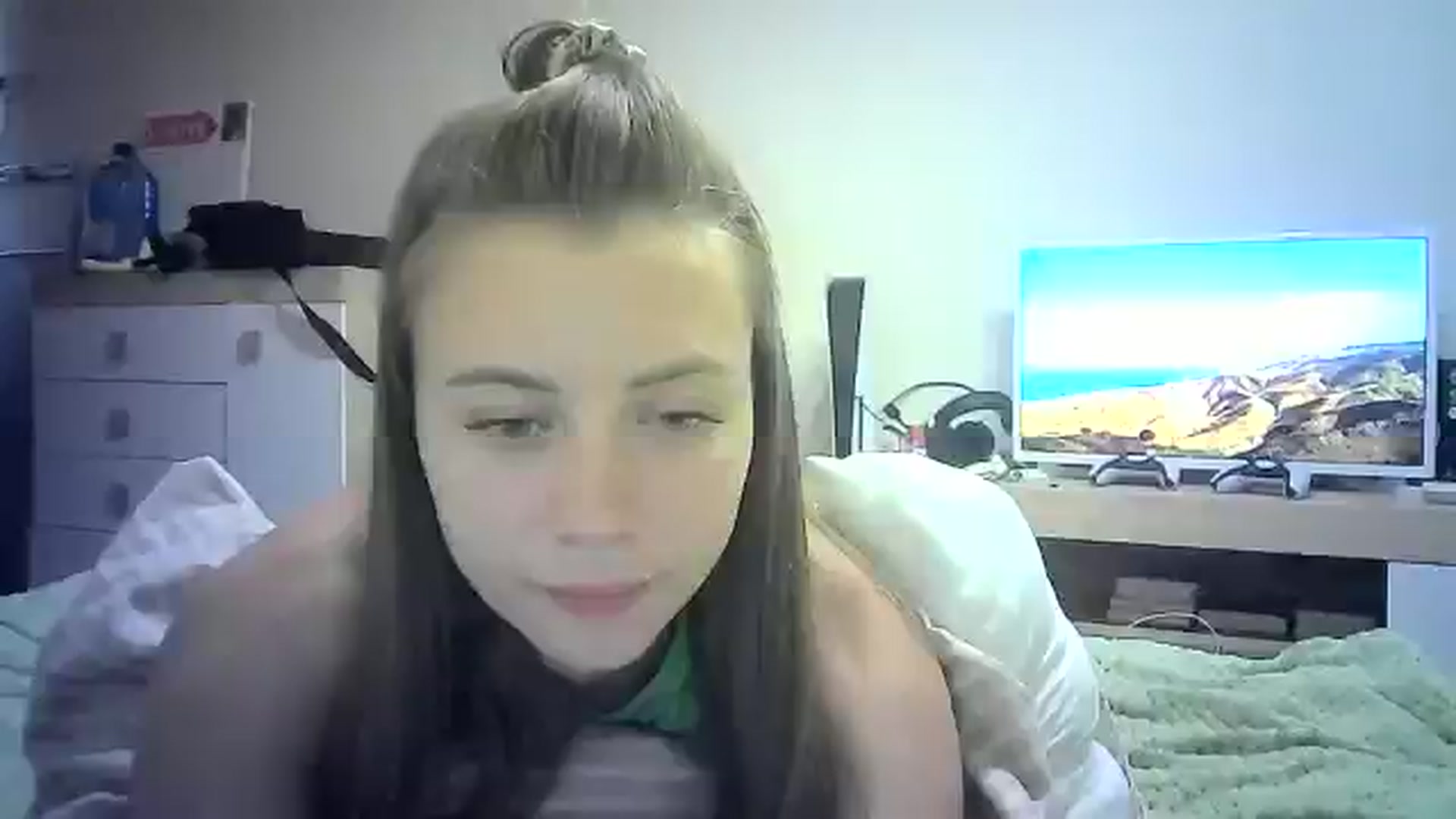 Gallery image thumbnail from Sulfate0's myfreecams stream on, 07/28/2024, 13:09 image 19 of 20