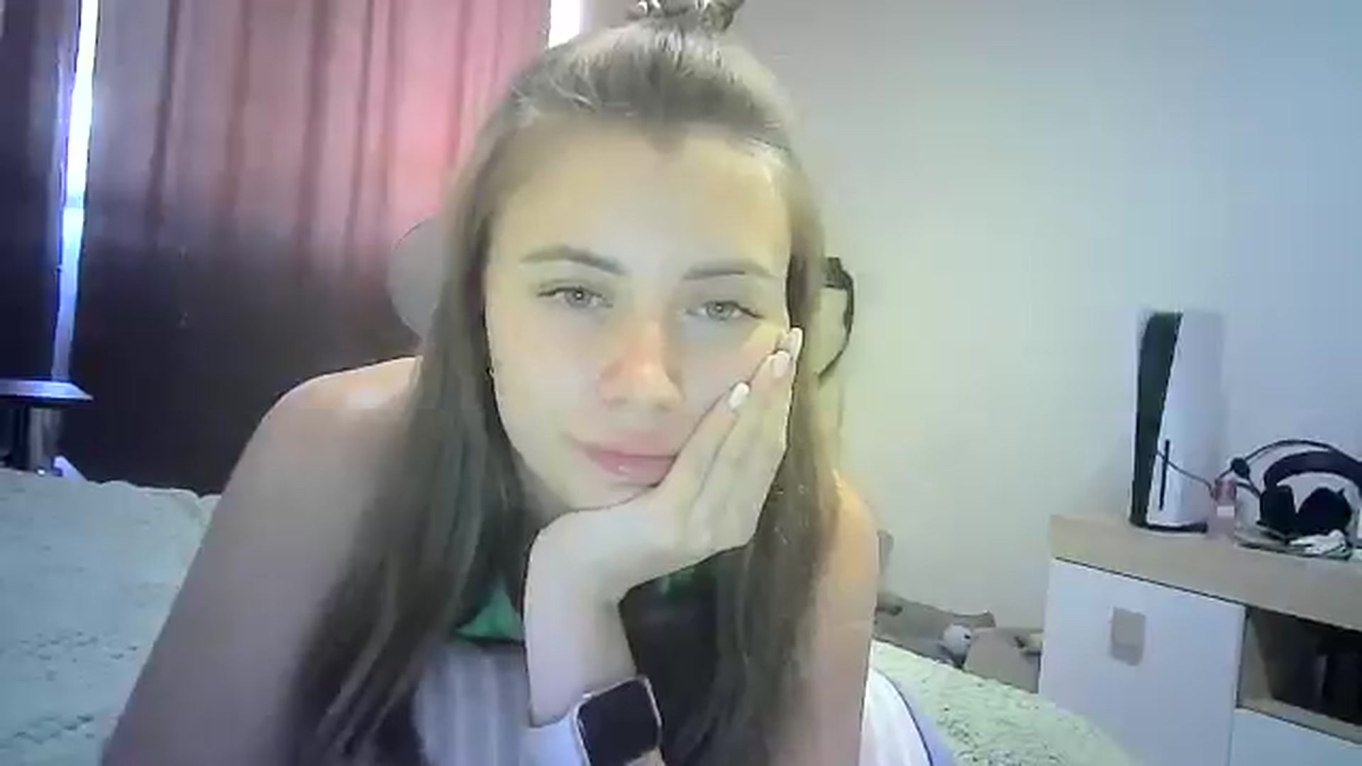 Gallery image thumbnail from Sulfate0's myfreecams stream on, 07/29/2024, 10:11 image 6 of 20