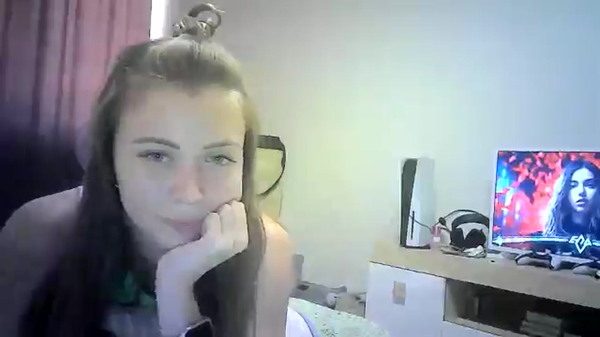 Gallery image thumbnail from Sulfate0's myfreecams stream on, 07/29/2024, 10:11 image 3 of 20