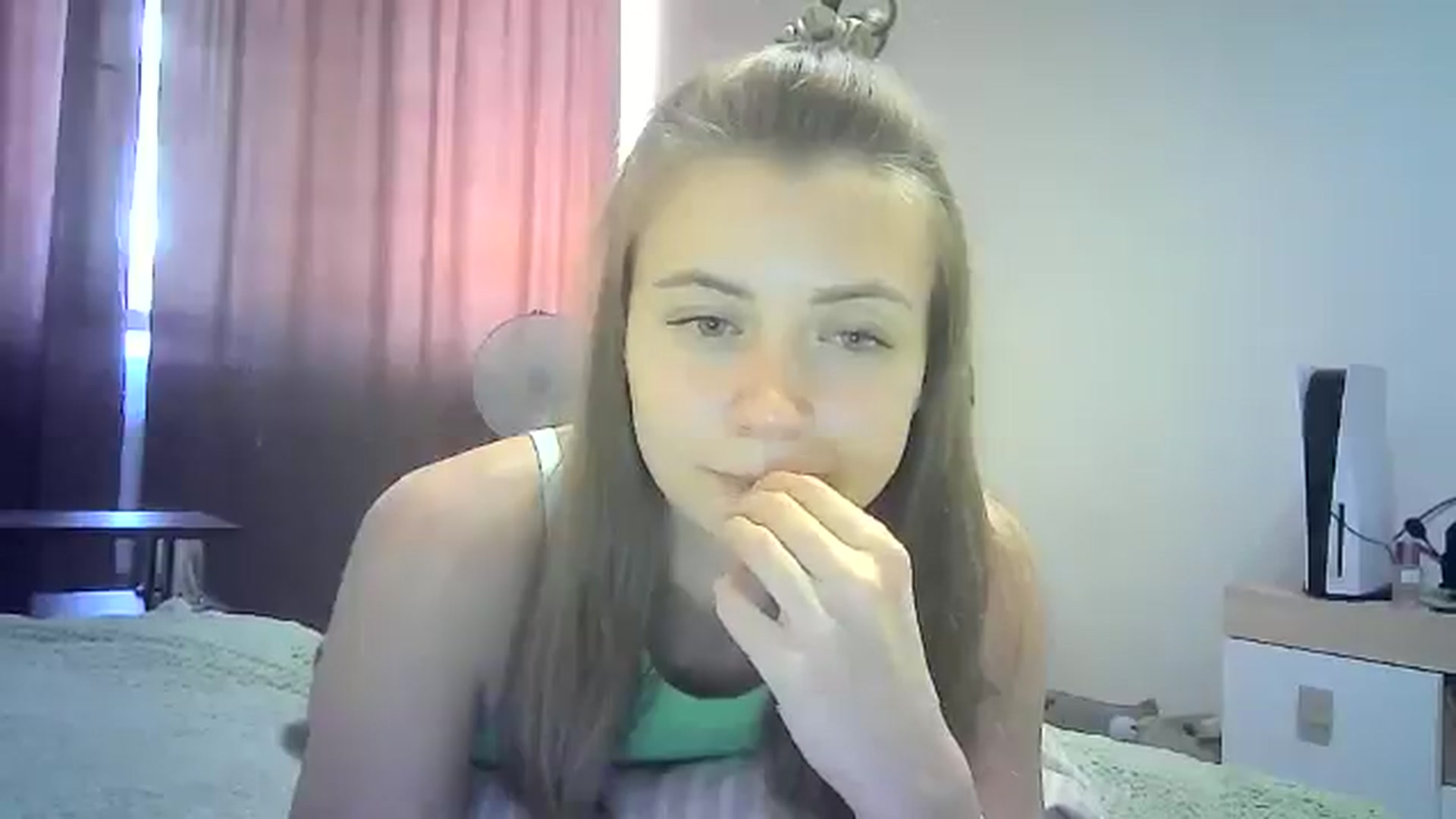 Gallery image thumbnail from Sulfate0's myfreecams stream on, 07/29/2024, 11:07 image 13 of 20