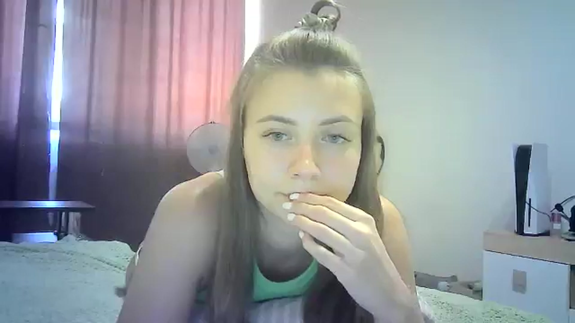 Gallery image thumbnail from Sulfate0's myfreecams stream on, 07/29/2024, 11:07 image 15 of 20