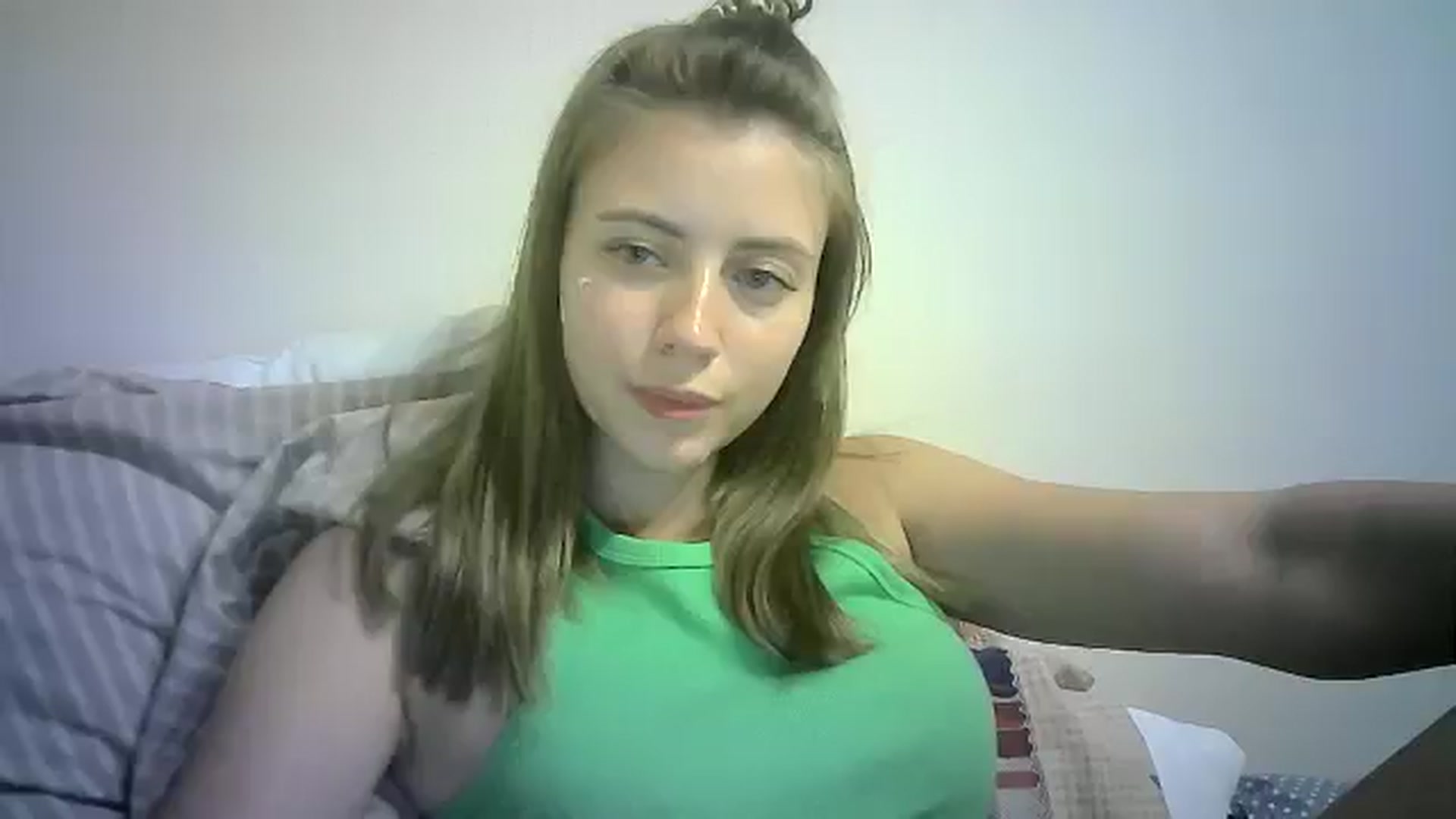 Gallery image thumbnail from Sulfate0's myfreecams stream on, 07/29/2024, 13:38 image 13 of 20