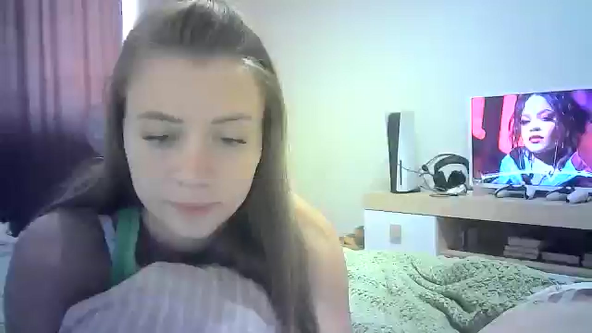 Gallery image thumbnail from Sulfate0's myfreecams stream on, 07/30/2024, 10:30 image 12 of 20