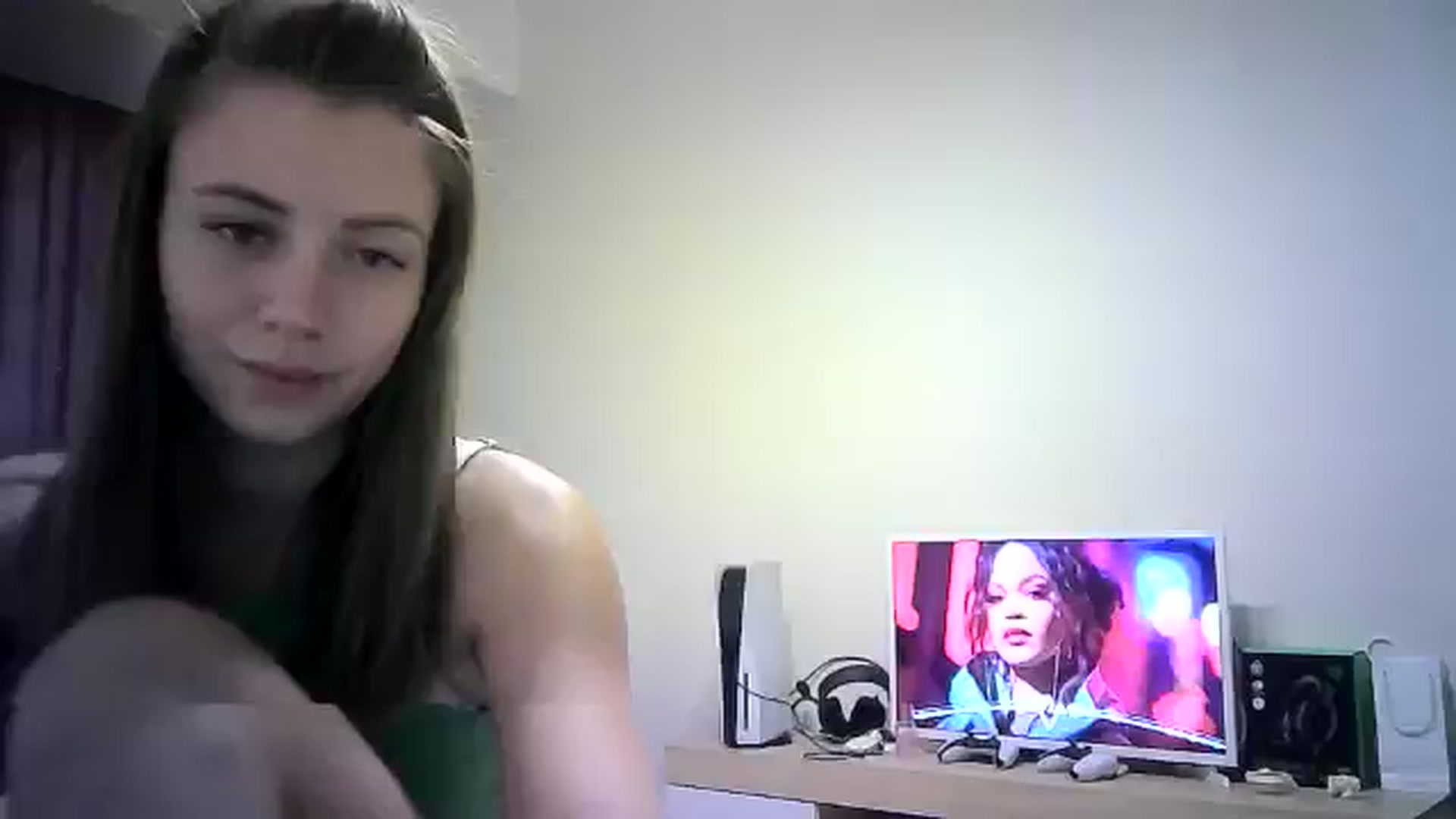 Gallery image thumbnail from Sulfate0's myfreecams stream on, 07/30/2024, 11:06 image 19 of 20