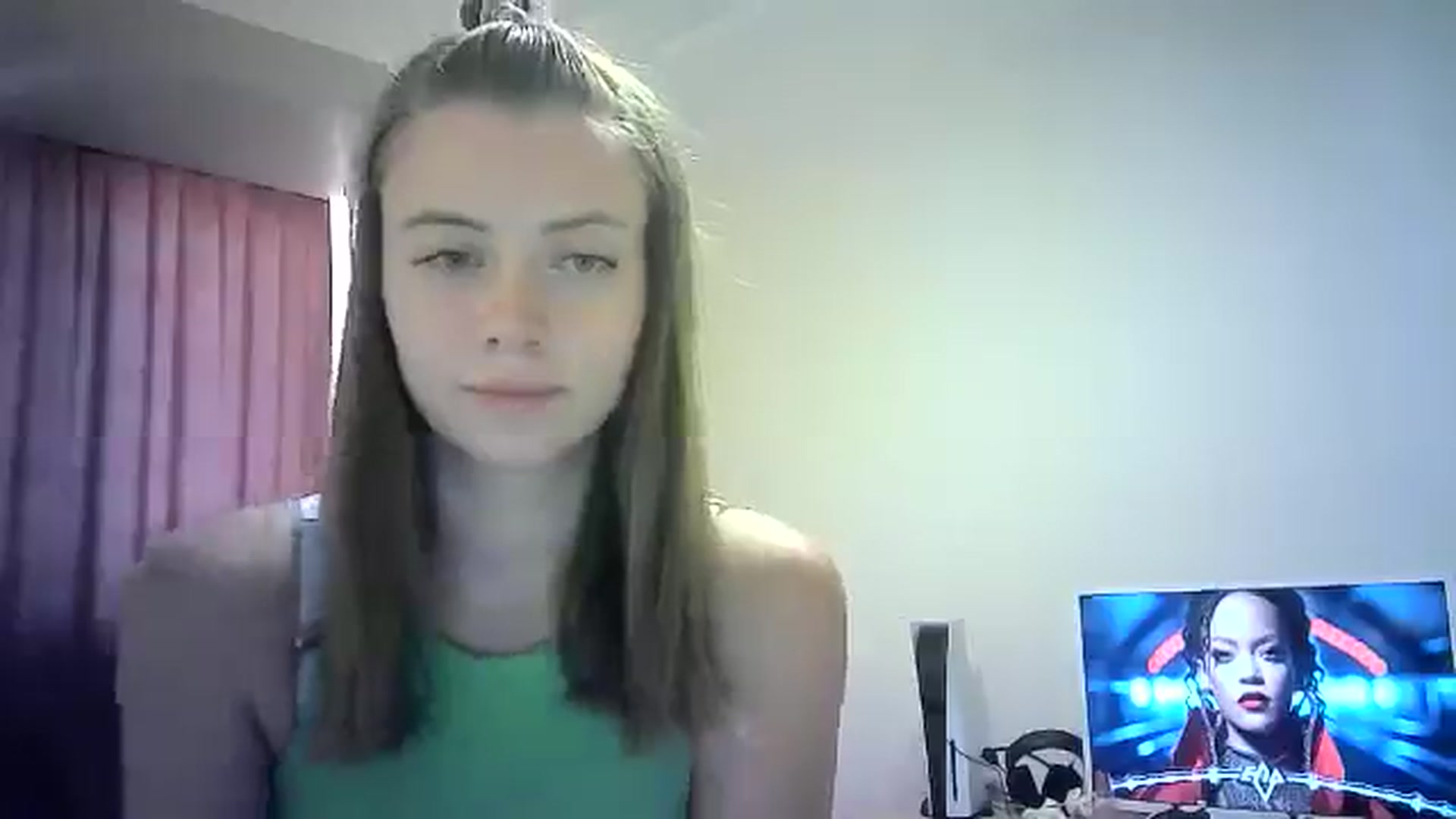 Gallery image thumbnail from Sulfate0's myfreecams stream on, 07/31/2024, 10:23 image 20 of 20