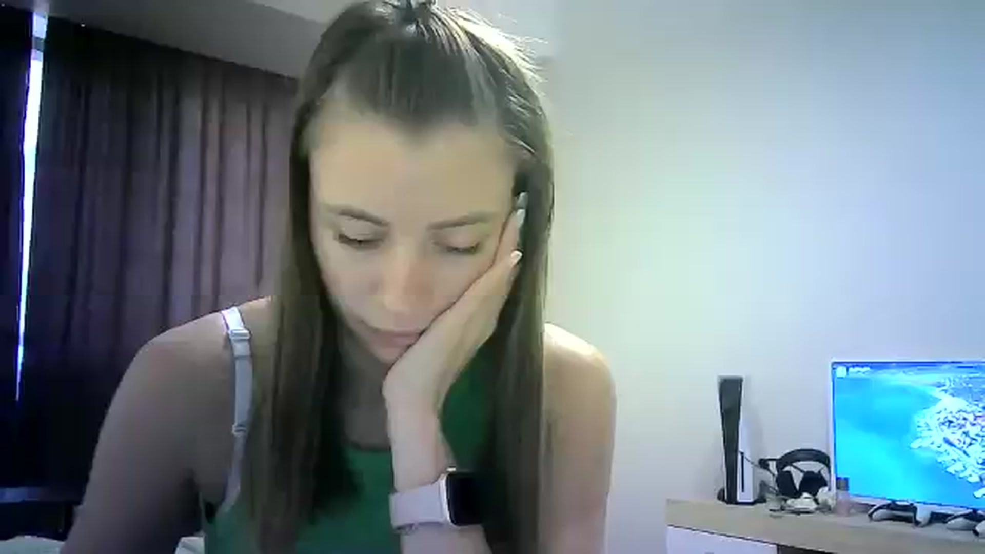 Gallery image thumbnail from Sulfate0's myfreecams stream on, 07/31/2024, 13:26 image 1 of 20