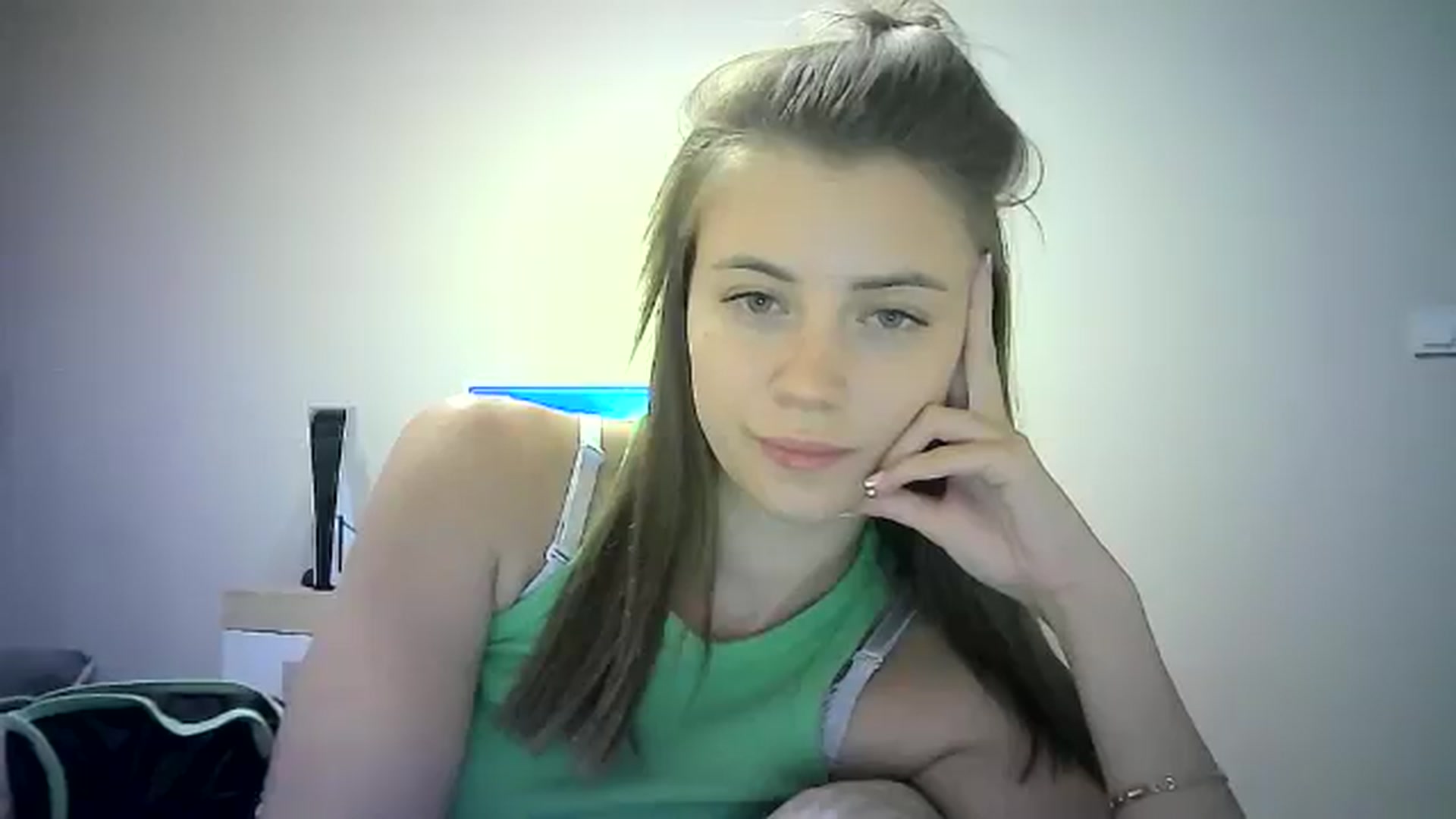 Gallery image thumbnail from Sulfate0's myfreecams stream on, 08/01/2024, 12:52 image 18 of 20