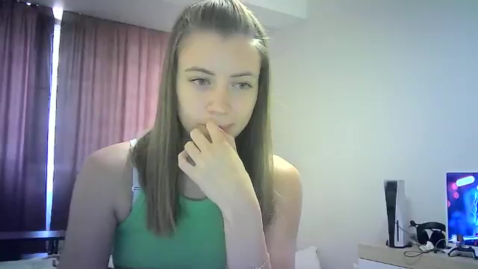Gallery image thumbnail from Sulfate0's myfreecams stream on, 08/02/2024, 08:55 image 13 of 20