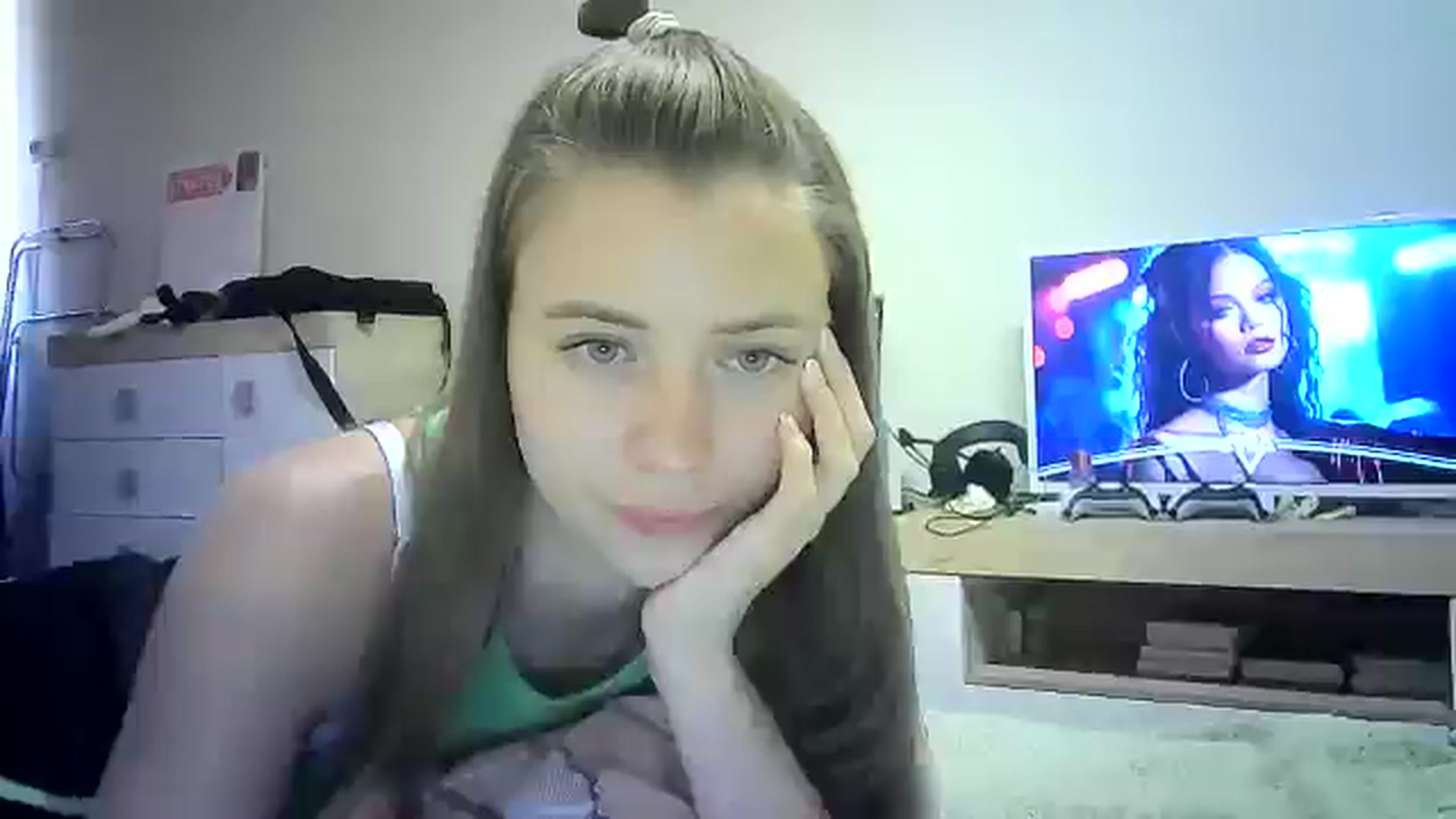Gallery image thumbnail from Sulfate0's myfreecams stream on, 08/02/2024, 09:19 image 12 of 20