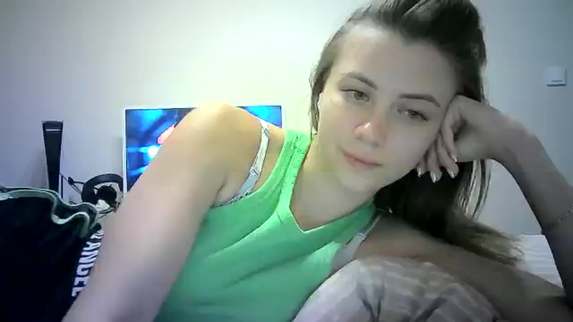 Gallery image thumbnail from Sulfate0's myfreecams stream on, 08/02/2024, 13:36 image 3 of 20