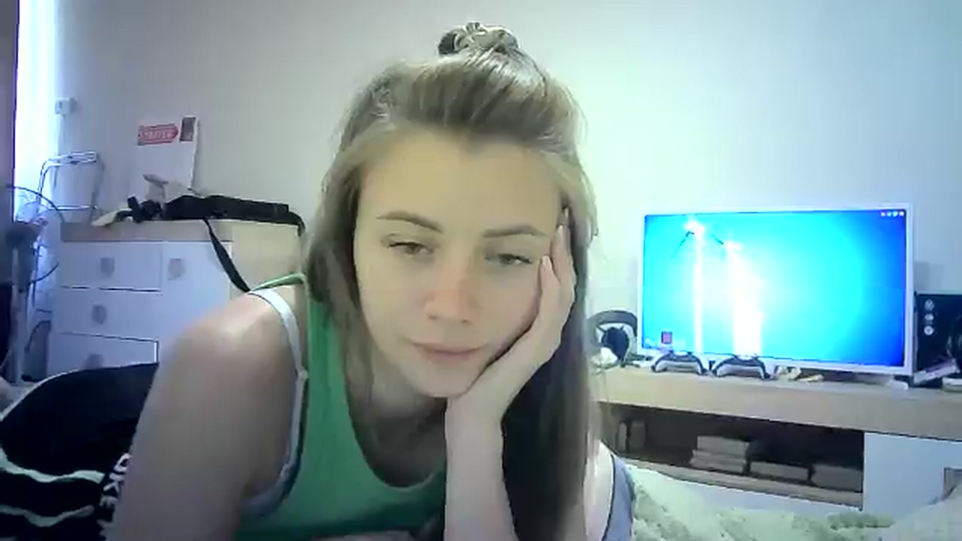 Gallery image thumbnail from Sulfate0's myfreecams stream on, 08/03/2024, 11:25 image 13 of 20