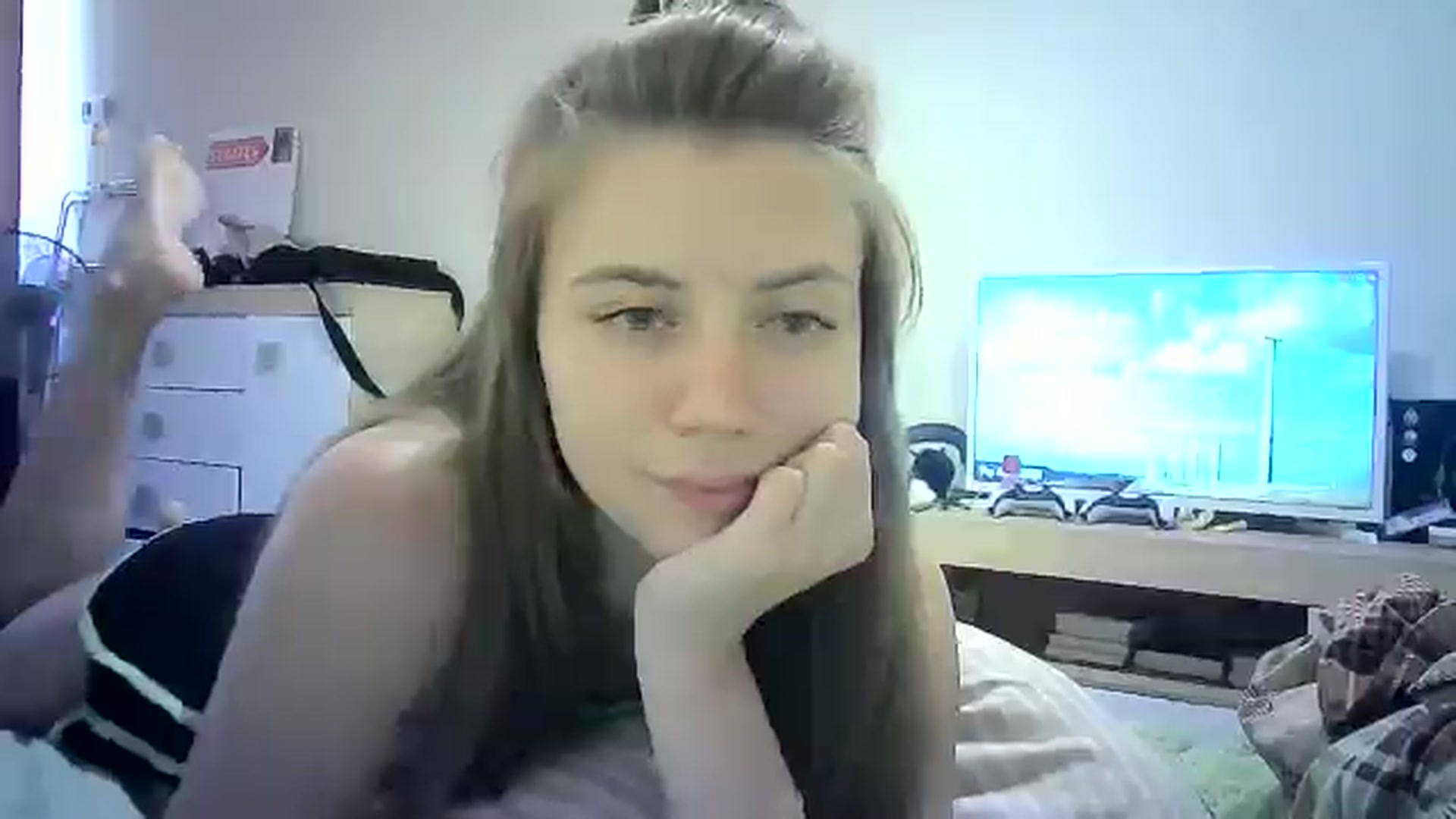 Gallery image thumbnail from Sulfate0's myfreecams stream on, 08/03/2024, 11:25 image 19 of 20