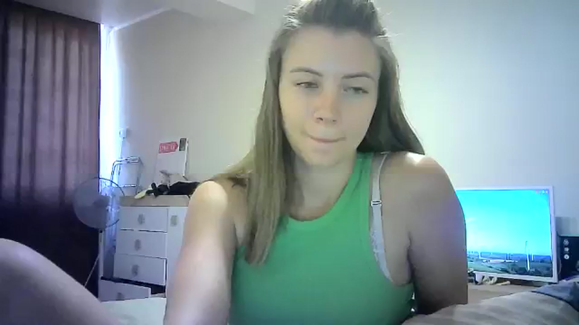 Gallery image thumbnail from Sulfate0's myfreecams stream on, 08/03/2024, 13:28 image 11 of 20
