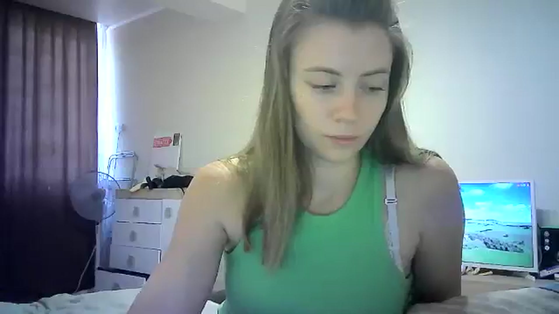 Gallery image thumbnail from Sulfate0's myfreecams stream on, 08/03/2024, 13:28 image 15 of 20