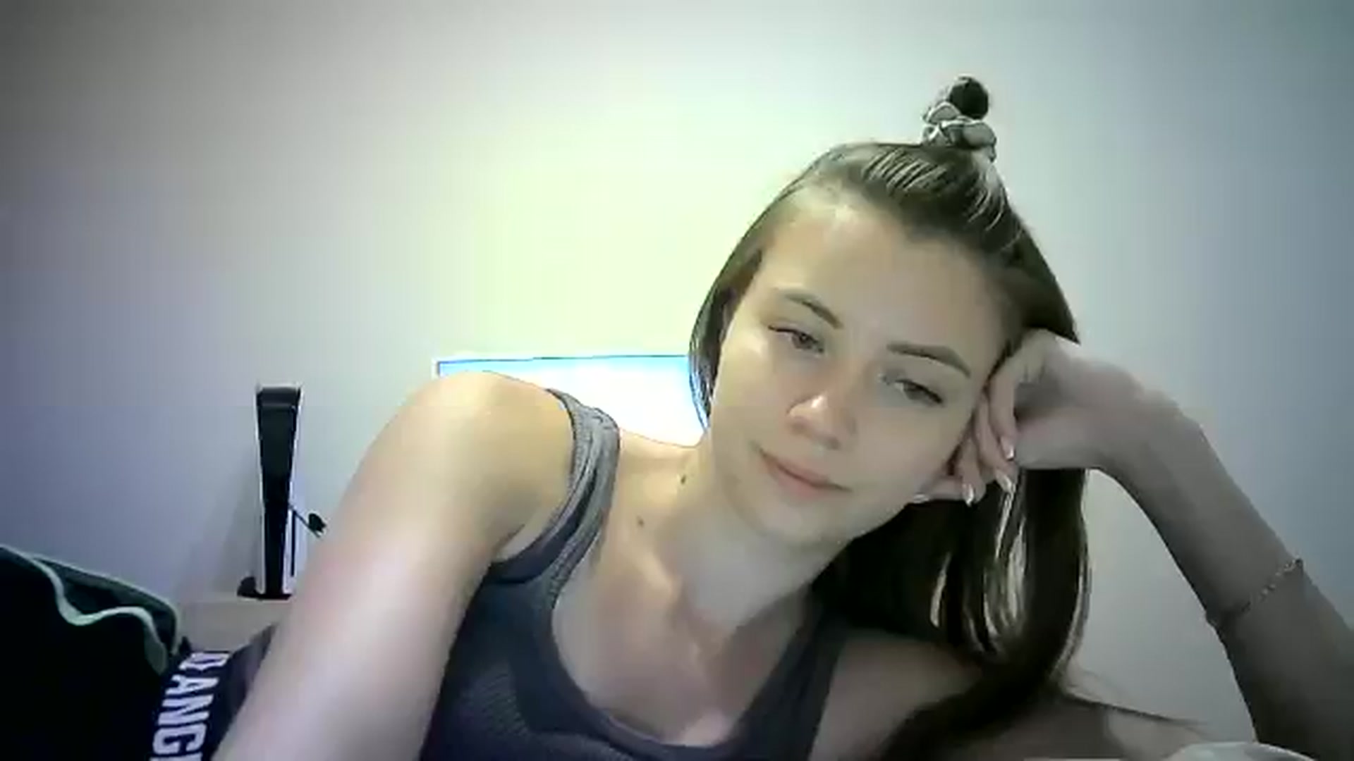 Gallery image thumbnail from Sulfate0's myfreecams stream on, 08/04/2024, 08:51 image 9 of 20