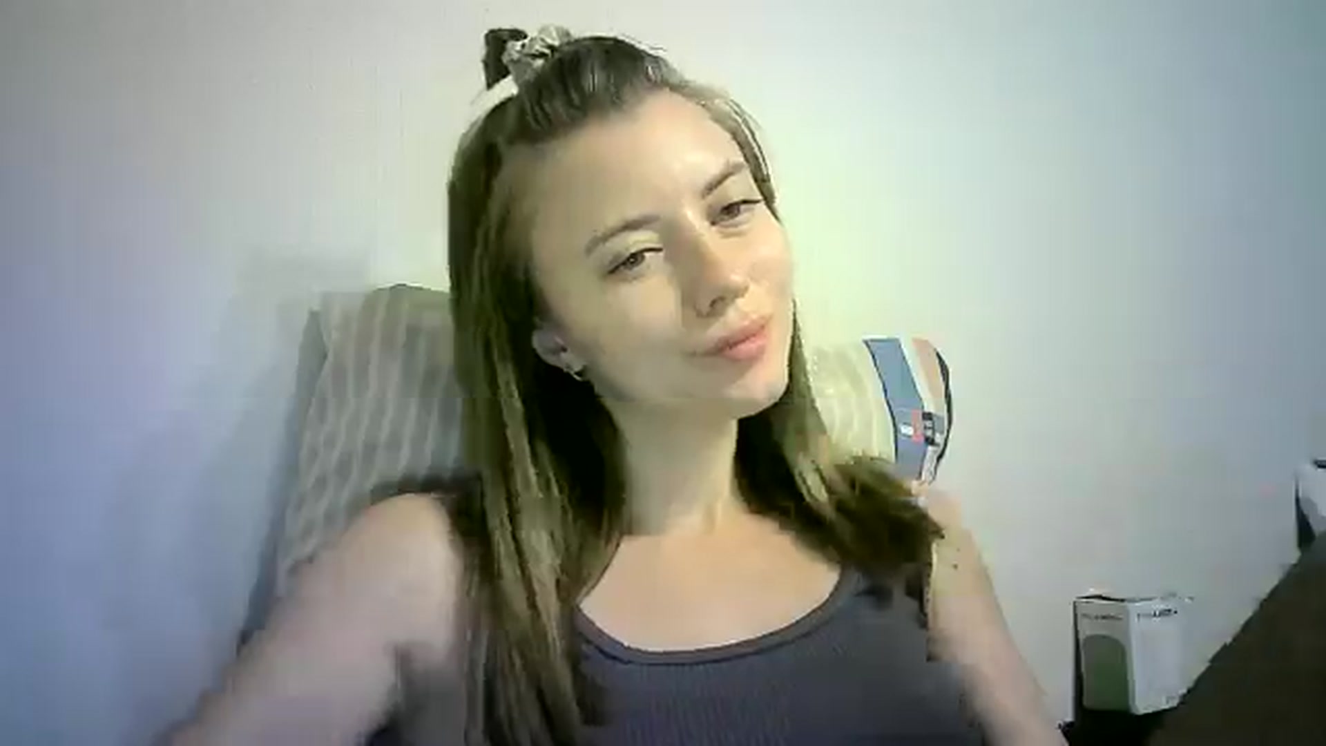 Gallery image thumbnail from Sulfate0's myfreecams stream on, 08/04/2024, 09:40 image 6 of 20