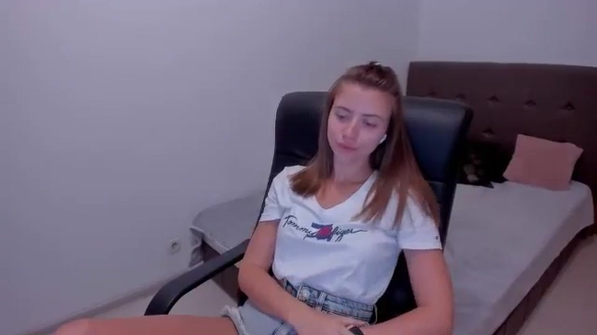 Gallery image thumbnail from Sulfate0's myfreecams stream on, 08/05/2024, 07:27 image 18 of 20