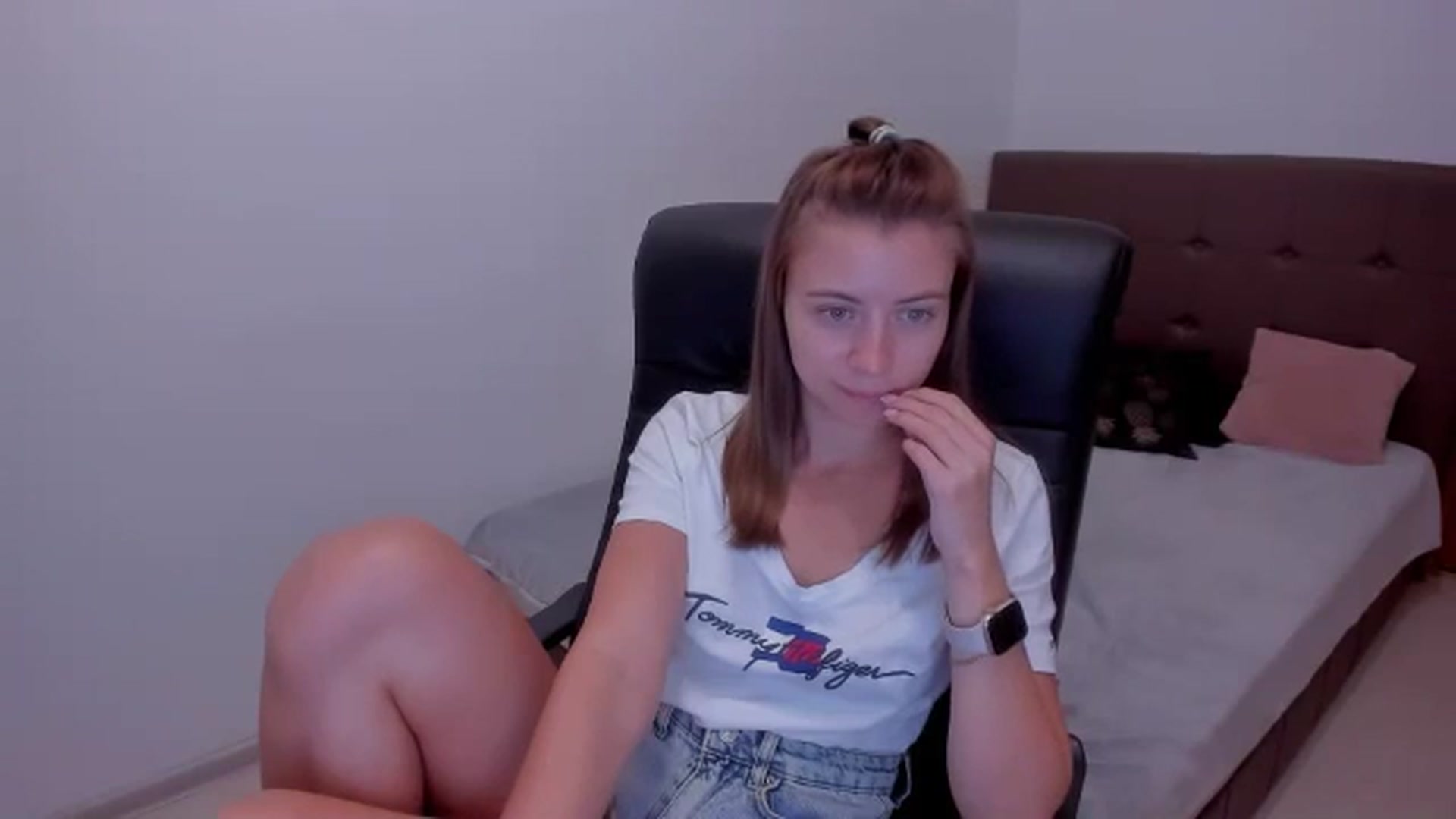 Gallery image thumbnail from Sulfate0's myfreecams stream on, 08/05/2024, 07:27 image 6 of 20