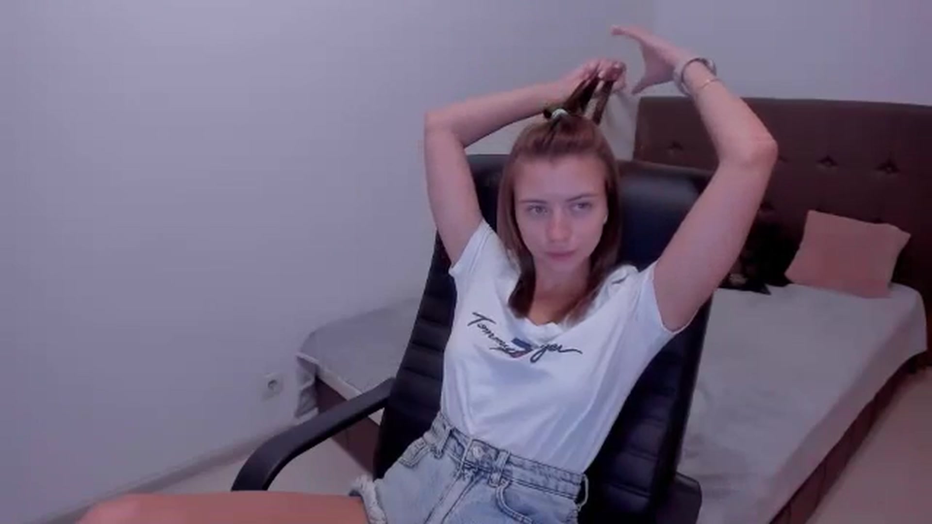 Gallery image thumbnail from Sulfate0's myfreecams stream on, 08/05/2024, 07:27 image 16 of 20