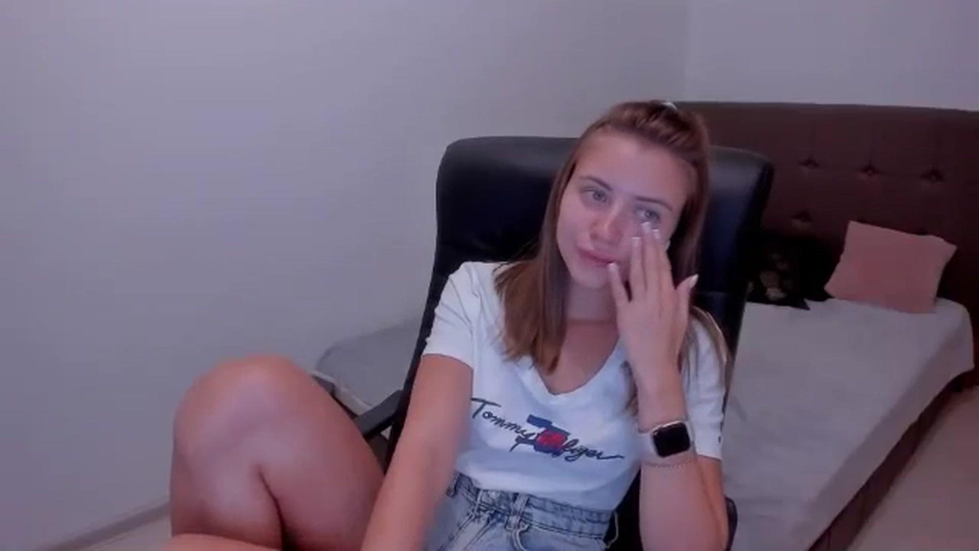 Gallery image thumbnail from Sulfate0's myfreecams stream on, 08/05/2024, 07:27 image 13 of 20
