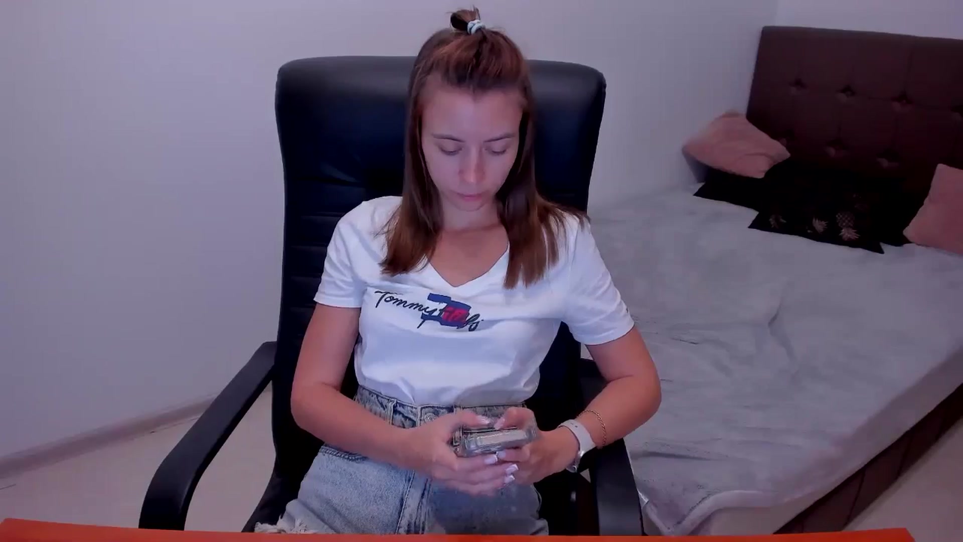 Gallery image thumbnail from Sulfate0's myfreecams stream on, 08/05/2024, 08:51 image 2 of 20