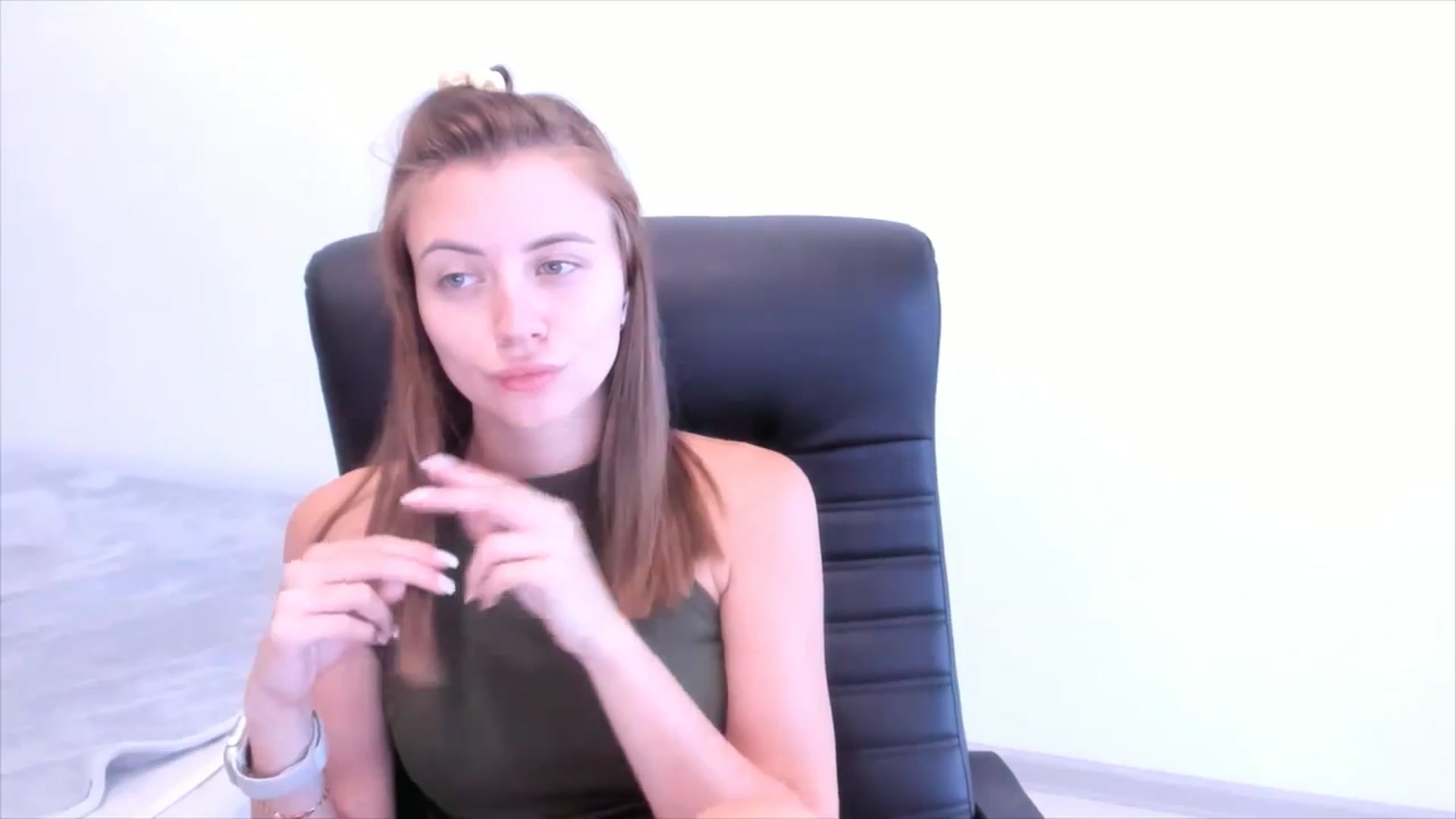 Gallery image thumbnail from Sulfate0's myfreecams stream on, 08/10/2024, 08:15 image 3 of 20