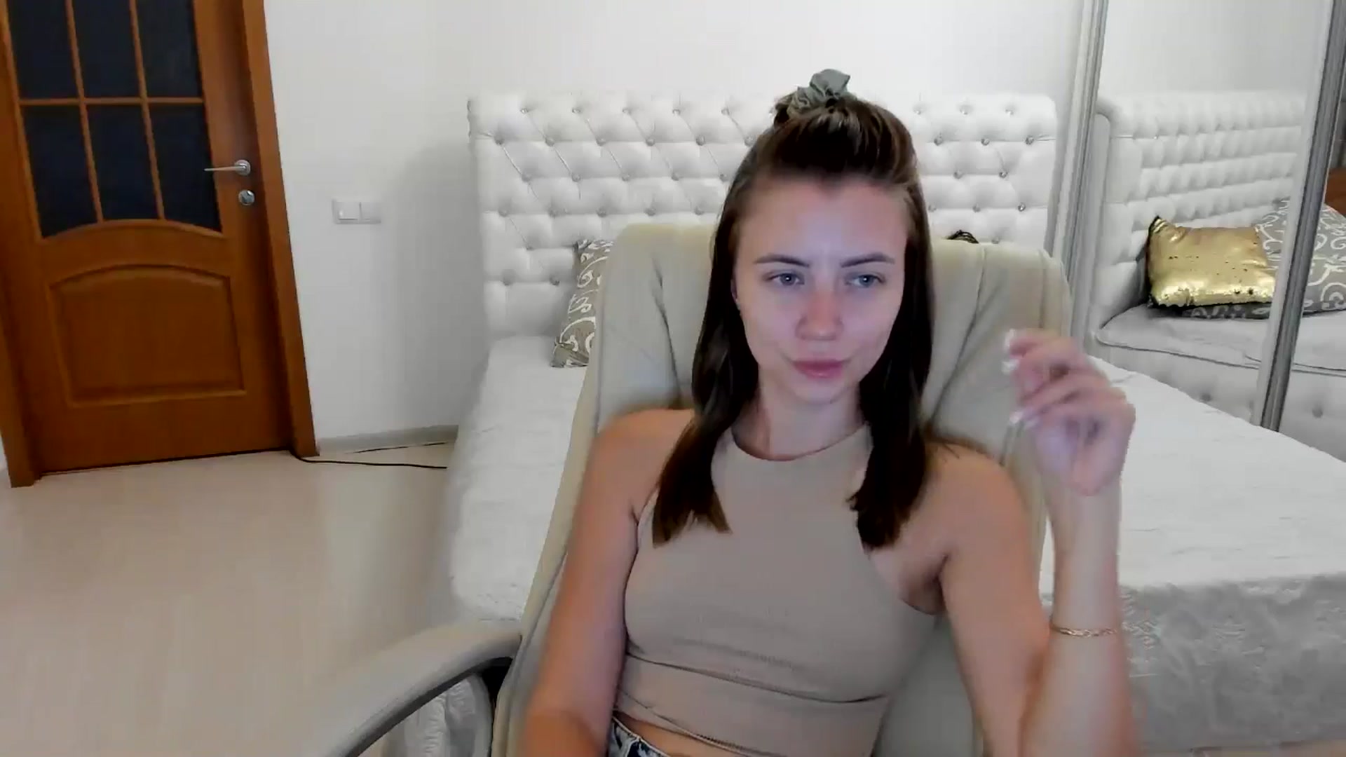 Gallery image thumbnail from Sulfate0's myfreecams stream on, 08/11/2024, 06:57 image 12 of 20