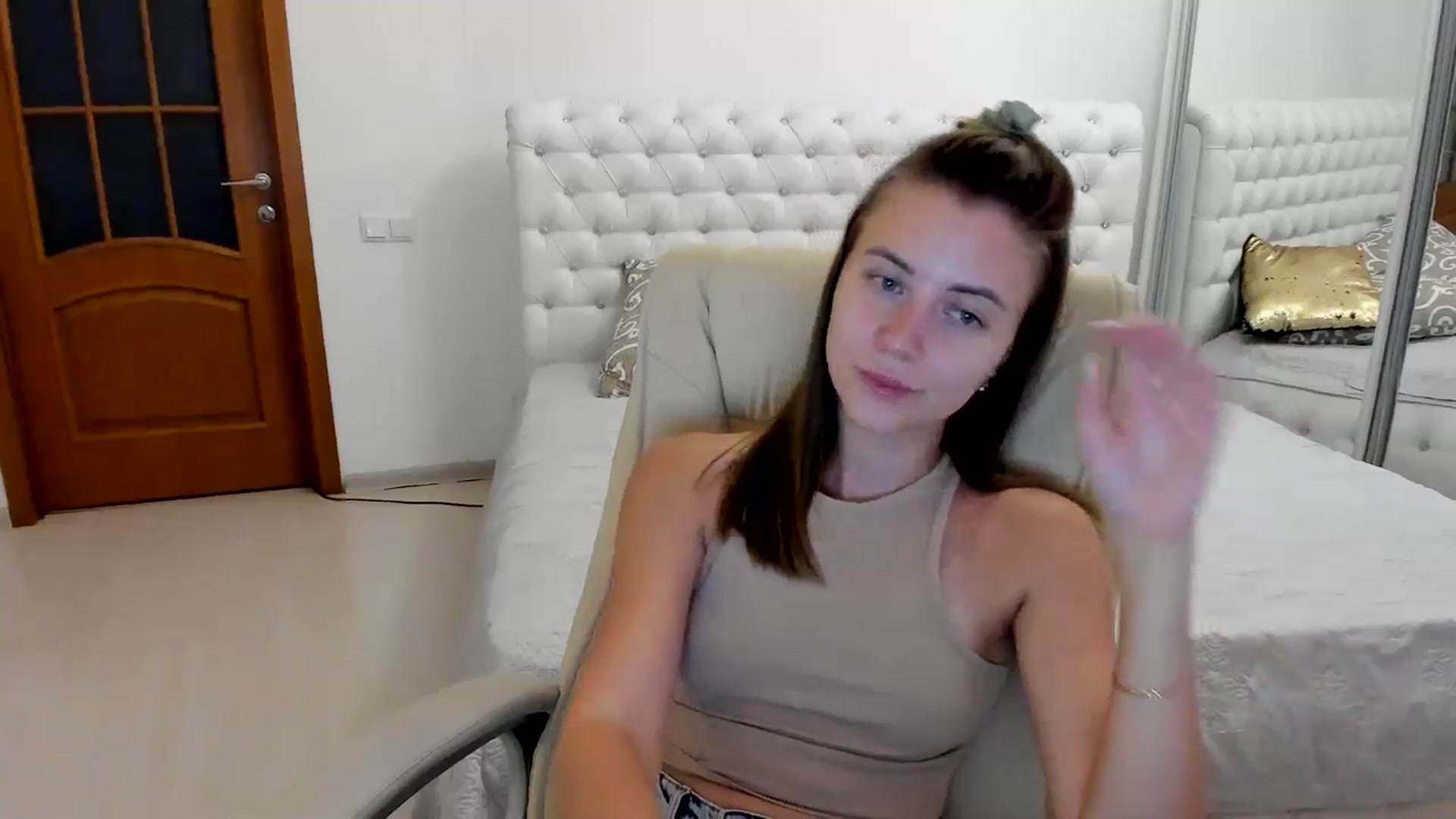 Gallery image thumbnail from Sulfate0's myfreecams stream on, 08/11/2024, 06:57 image 11 of 20