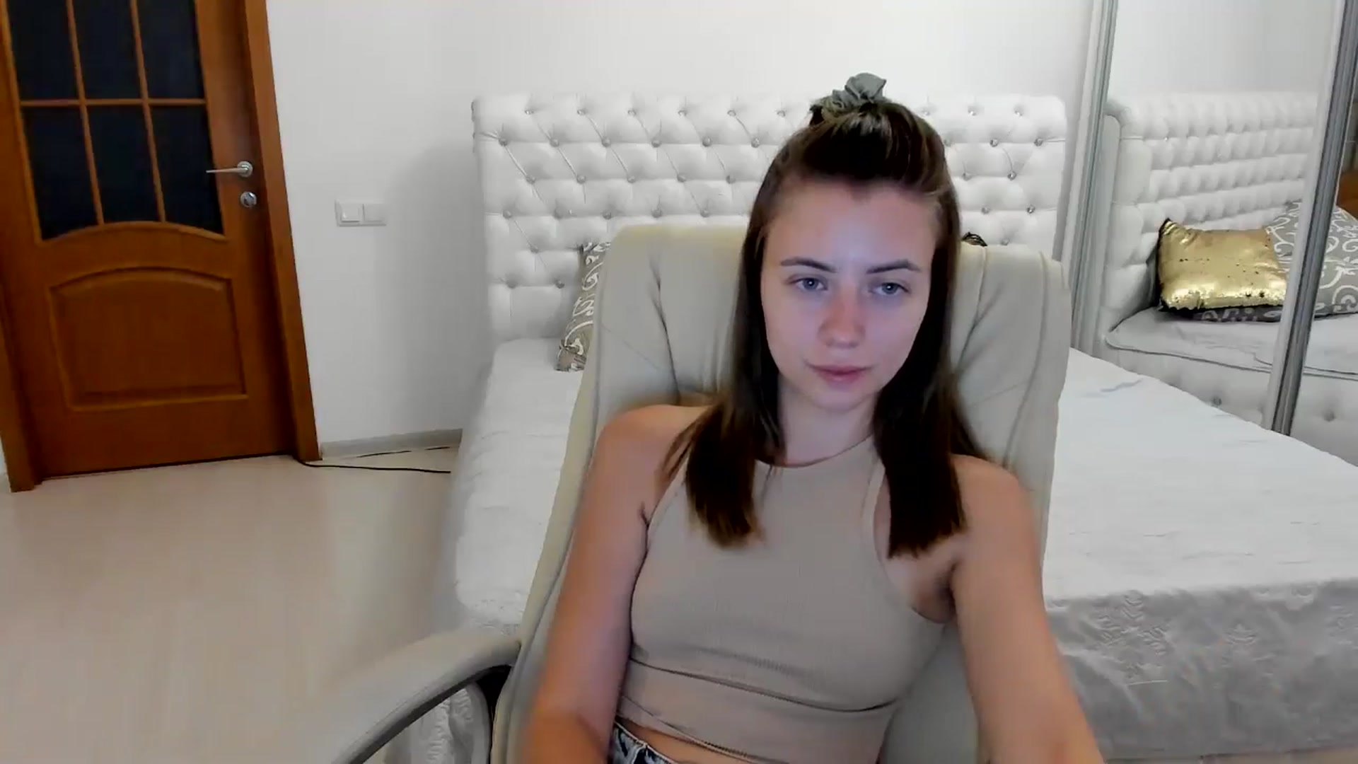 Gallery image thumbnail from Sulfate0's myfreecams stream on, 08/11/2024, 06:57 image 17 of 20