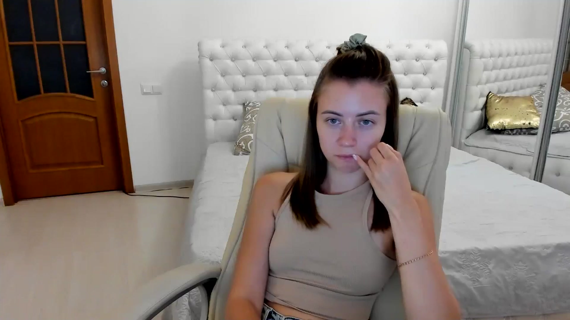 Gallery image thumbnail from Sulfate0's myfreecams stream on, 08/11/2024, 06:57 image 19 of 20