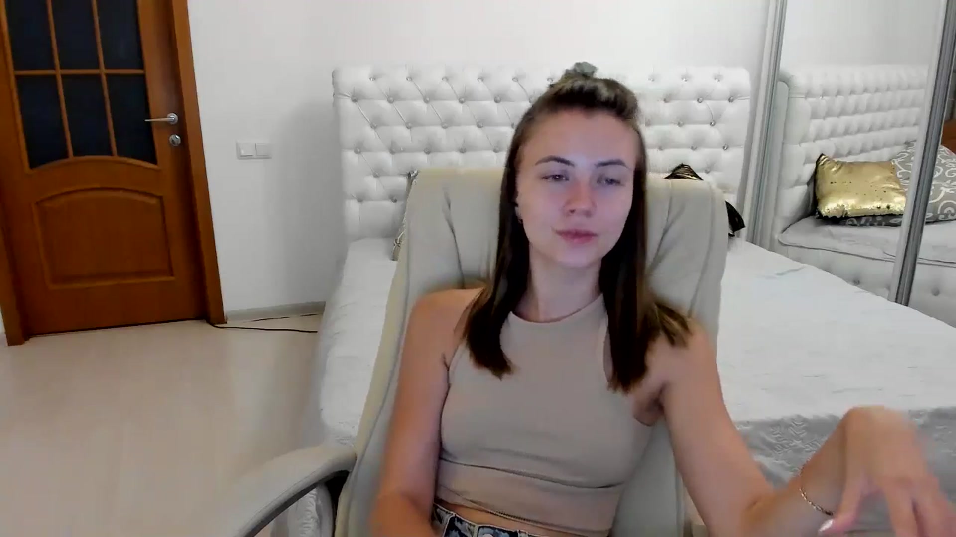 Gallery image thumbnail from Sulfate0's myfreecams stream on, 08/11/2024, 06:57 image 15 of 20