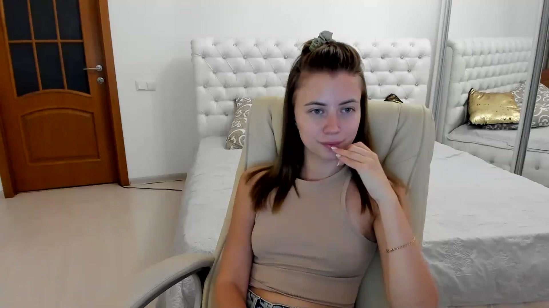 Gallery image thumbnail from Sulfate0's myfreecams stream on, 08/11/2024, 06:57 image 2 of 20
