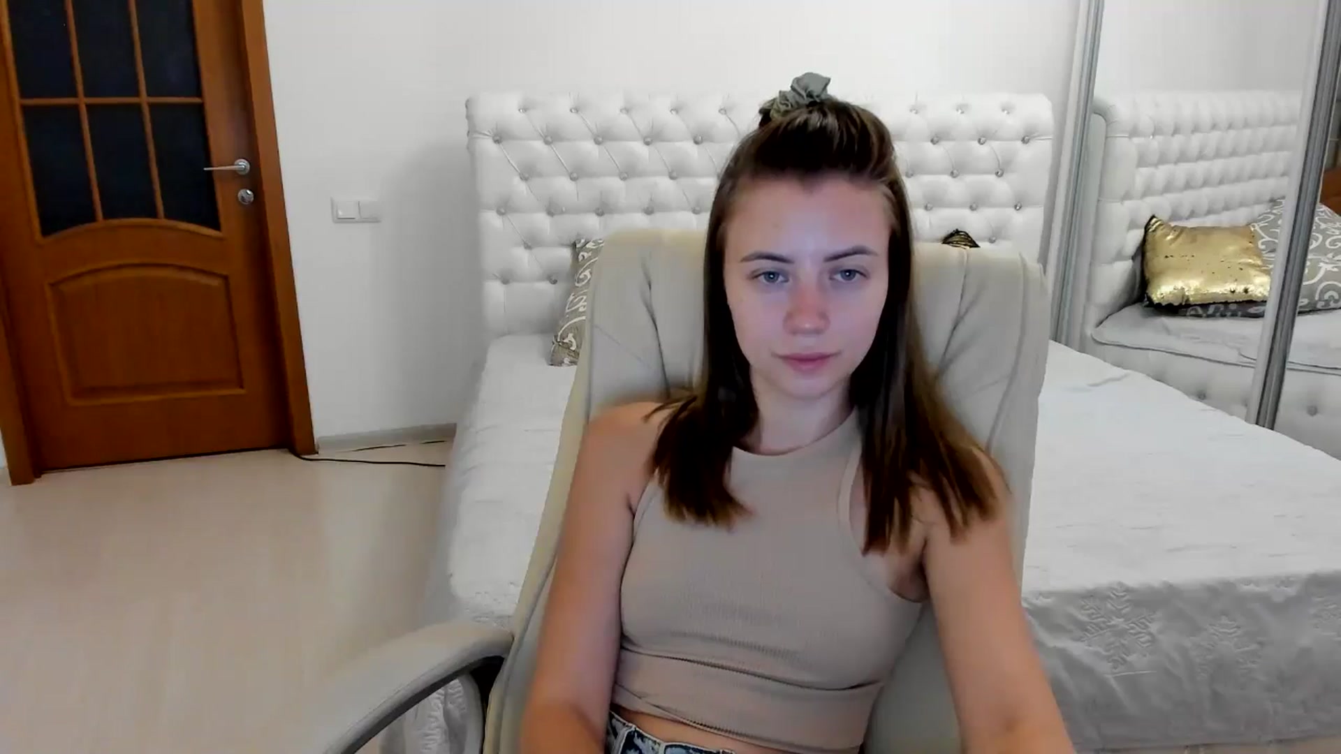 Gallery image thumbnail from Sulfate0's myfreecams stream on, 08/11/2024, 06:57 image 7 of 20