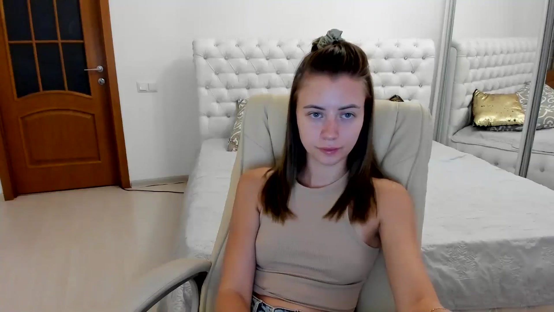 Gallery image thumbnail from Sulfate0's myfreecams stream on, 08/11/2024, 06:57 image 6 of 20