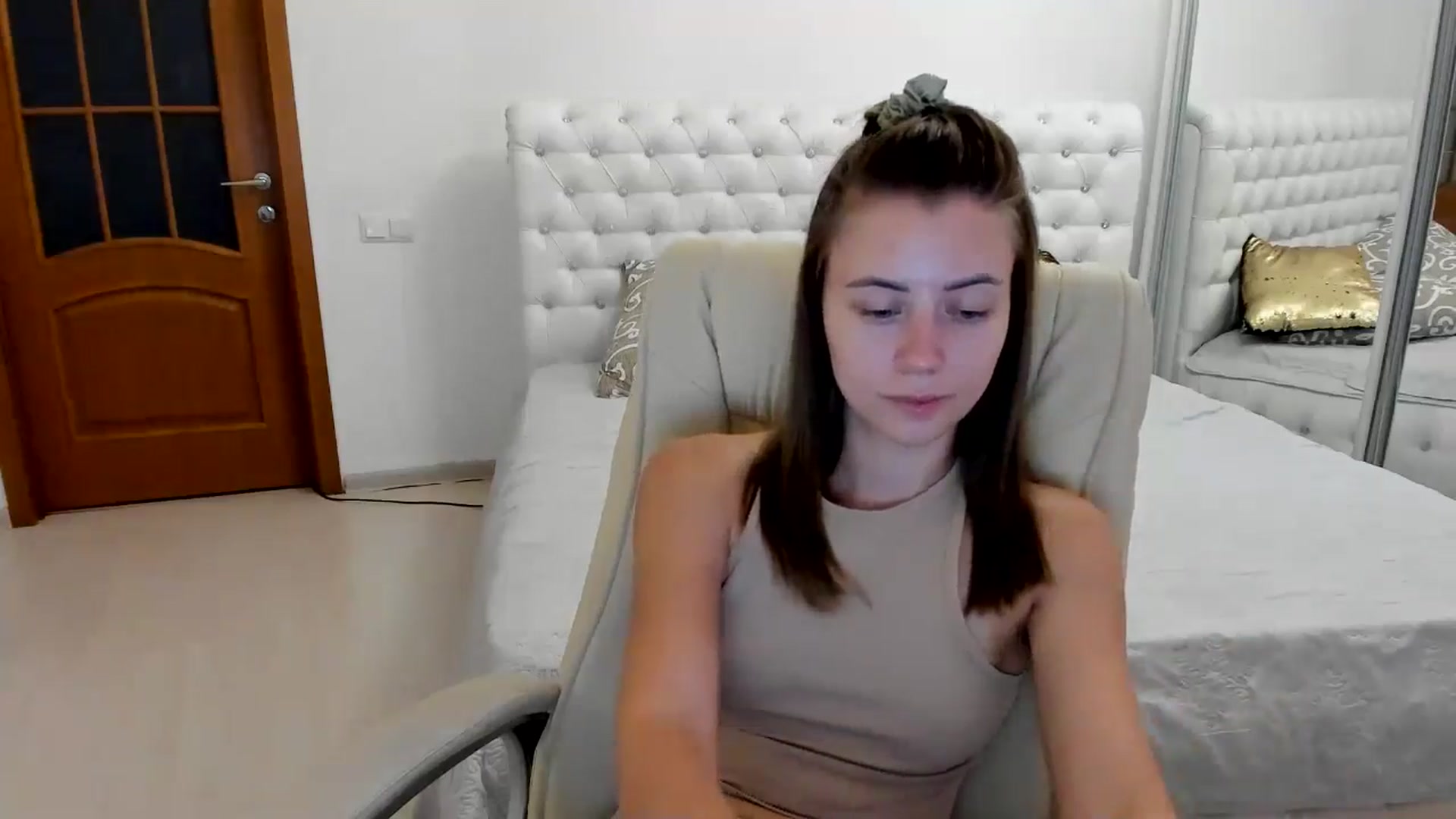 Gallery image thumbnail from Sulfate0's myfreecams stream on, 08/11/2024, 06:57 image 18 of 20