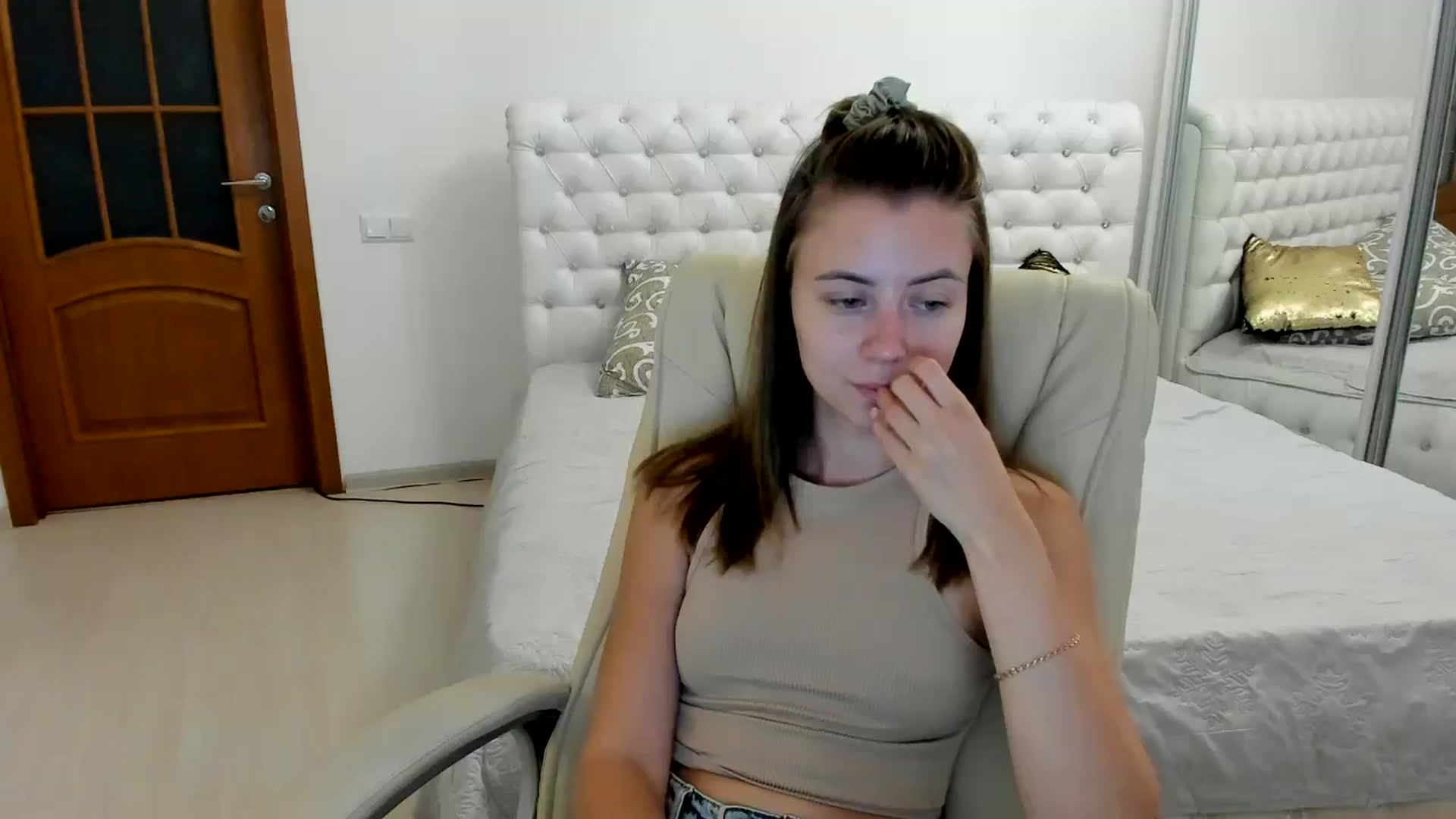 Gallery image thumbnail from Sulfate0's myfreecams stream on, 08/11/2024, 06:57 image 1 of 20