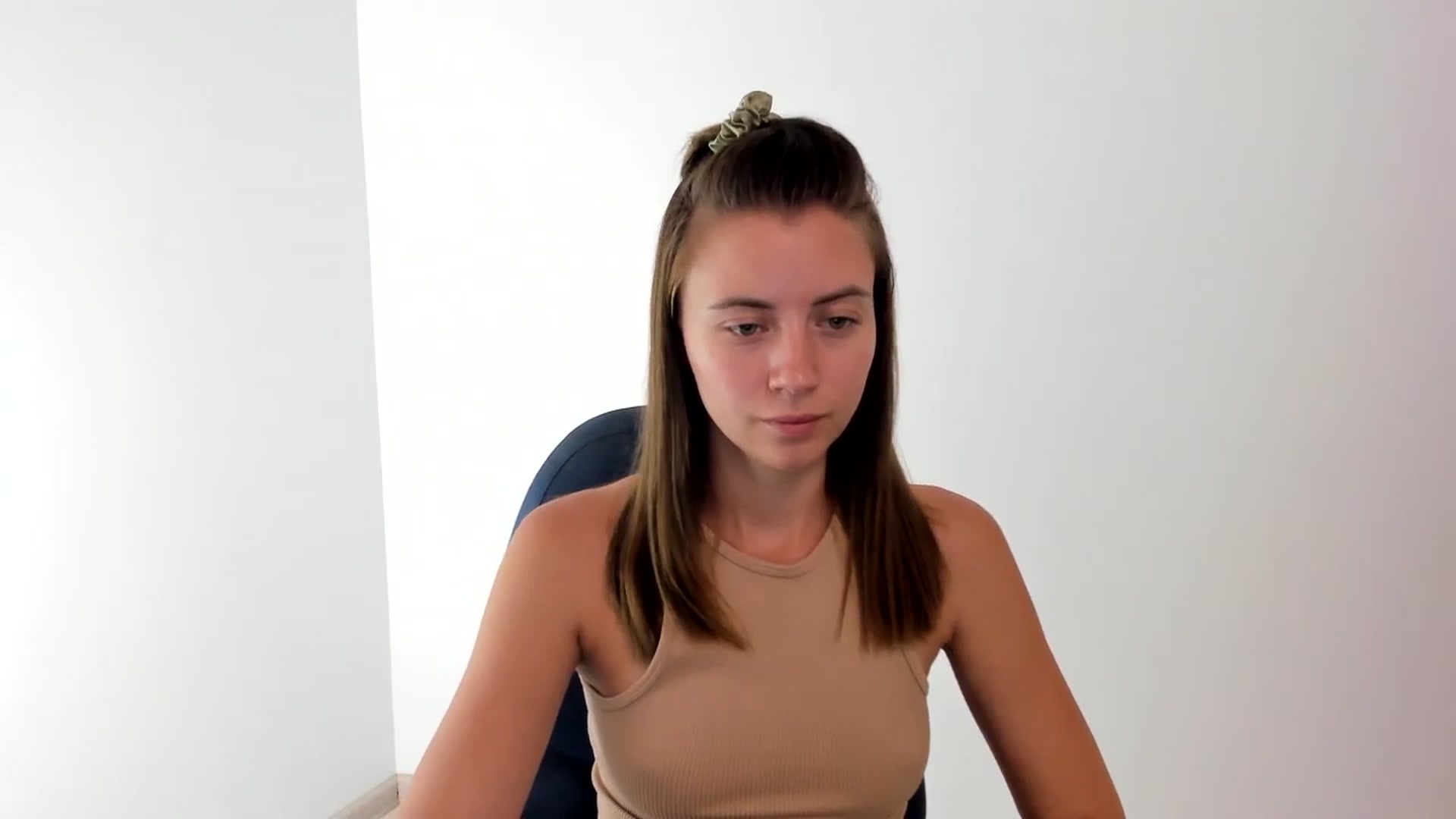 Gallery image thumbnail from Sulfate0's myfreecams stream on, 08/11/2024, 08:15 image 19 of 20