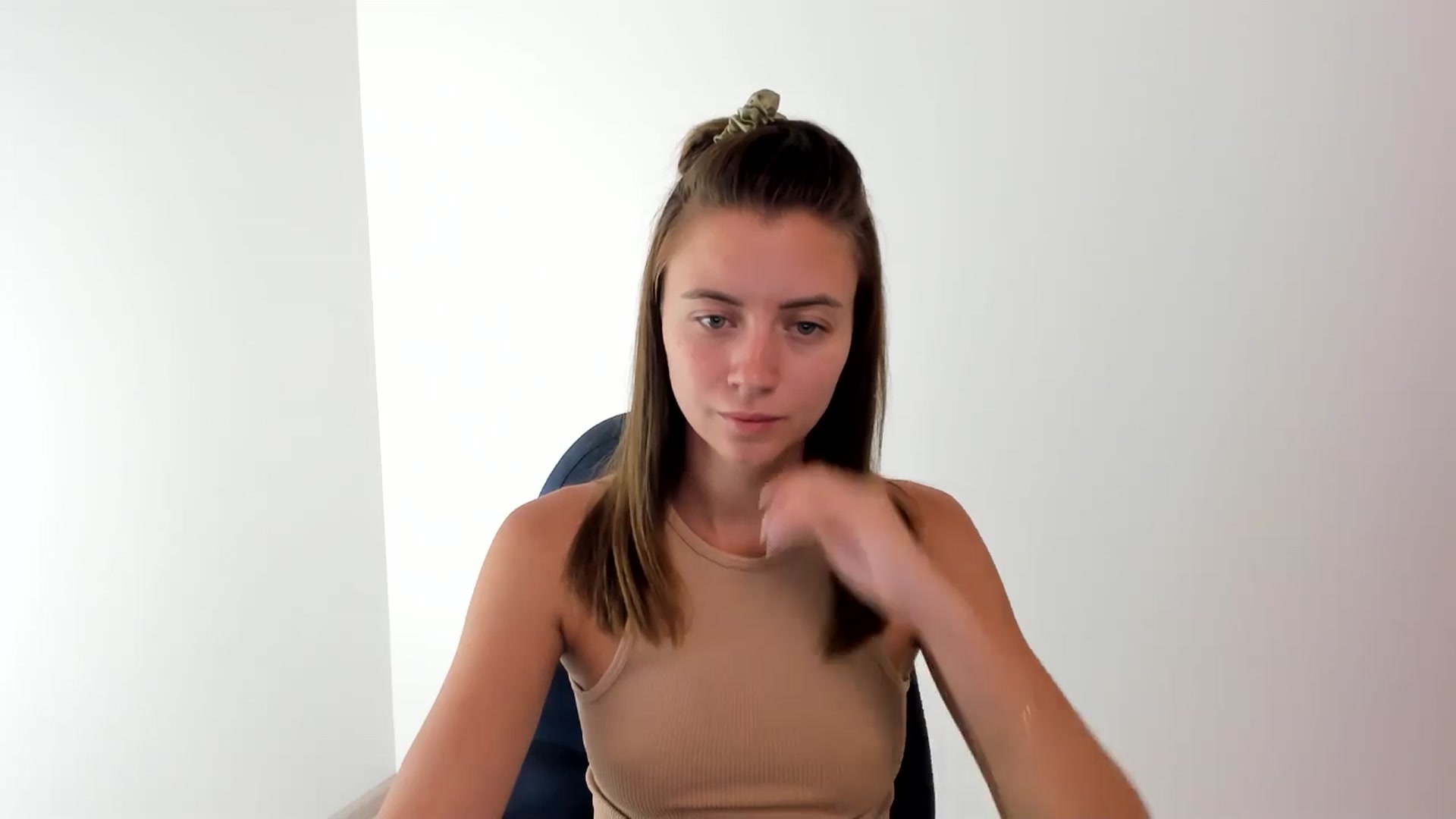 Gallery image thumbnail from Sulfate0's myfreecams stream on, 08/11/2024, 08:15 image 17 of 20