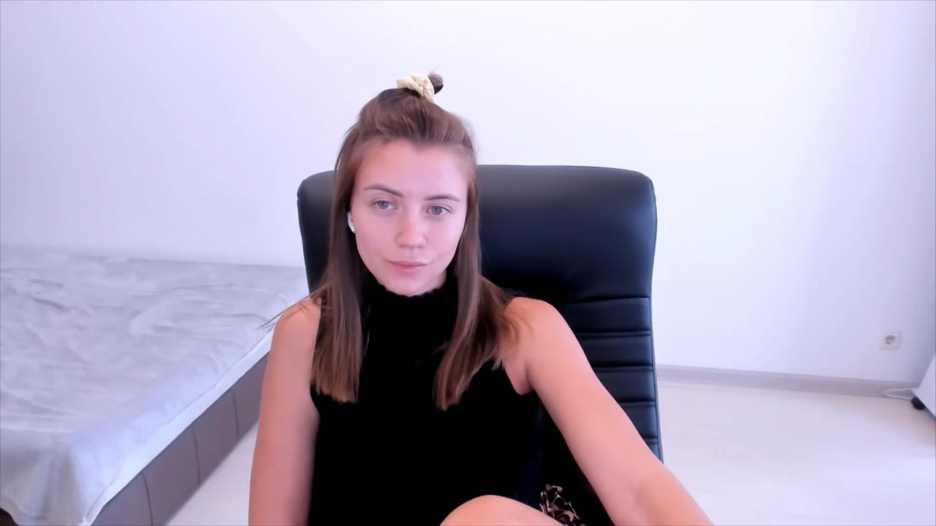 Gallery image thumbnail from Sulfate0's myfreecams stream on, 08/12/2024, 10:16 image 15 of 20