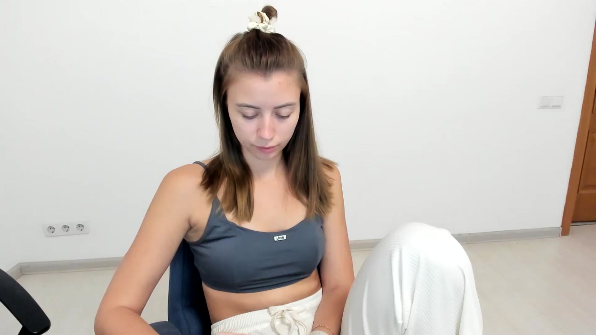 Gallery image thumbnail from Sulfate0's myfreecams stream on, 08/22/2024, 07:04 image 6 of 20