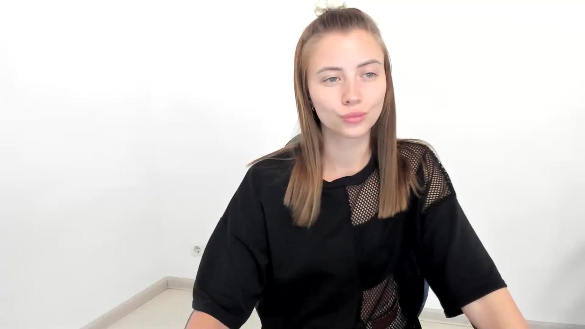 Gallery image thumbnail from Sulfate0's myfreecams stream on, 08/23/2024, 11:26 image 16 of 20
