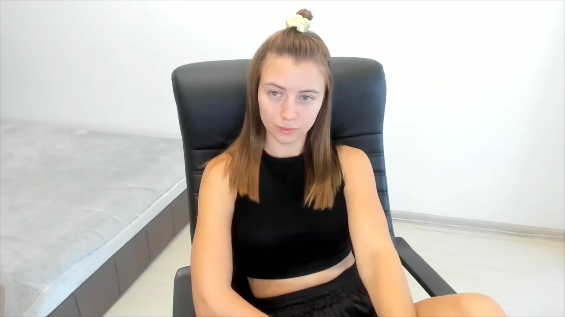 Gallery image thumbnail from Sulfate0's myfreecams stream on, 08/25/2024, 07:45 image 19 of 20