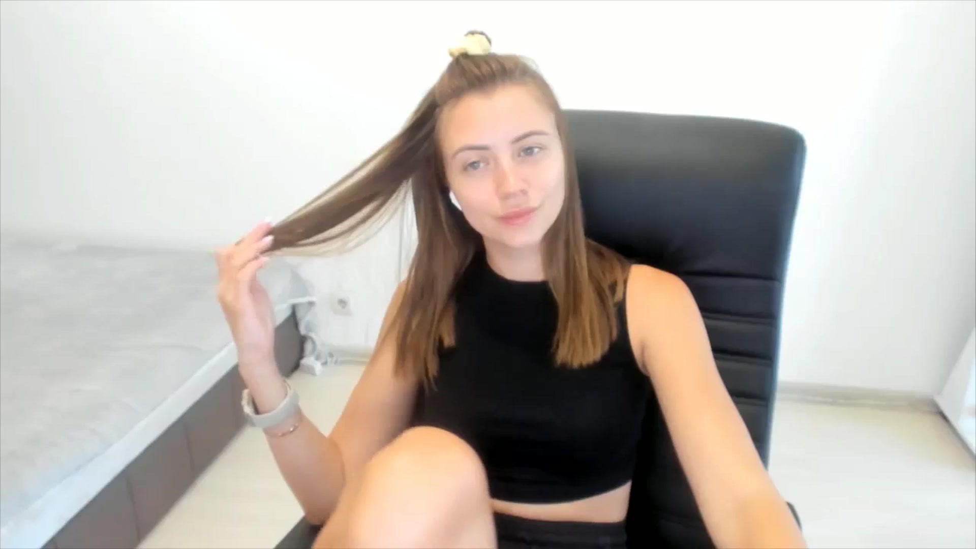 Gallery image thumbnail from Sulfate0's myfreecams stream on, 08/25/2024, 08:33 image 8 of 20