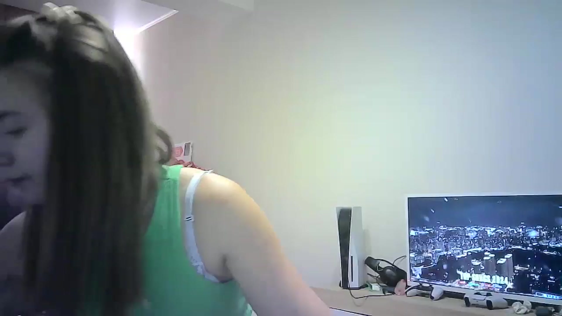 Gallery image thumbnail from Sulfate0's myfreecams stream on, 08/25/2024, 10:05 image 10 of 20
