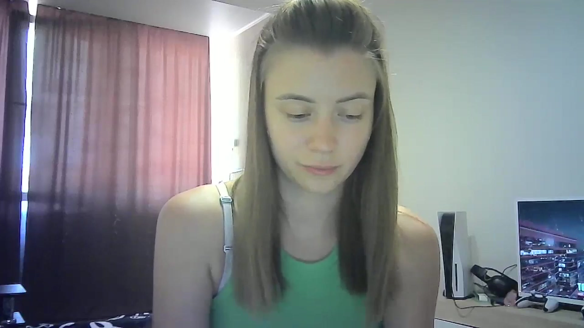 Gallery image thumbnail from Sulfate0's myfreecams stream on, 08/25/2024, 10:37 image 15 of 20