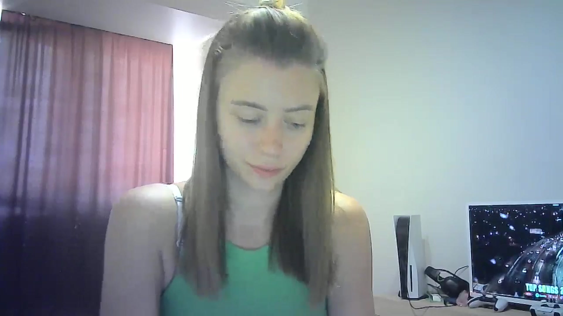 Gallery image thumbnail from Sulfate0's myfreecams stream on, 08/25/2024, 10:37 image 7 of 20
