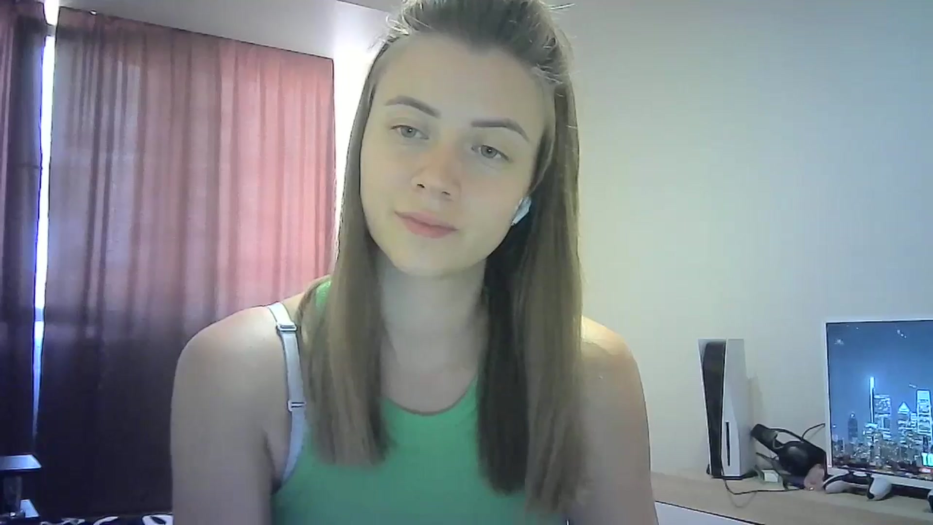 Gallery image thumbnail from Sulfate0's myfreecams stream on, 08/25/2024, 10:37 image 17 of 20